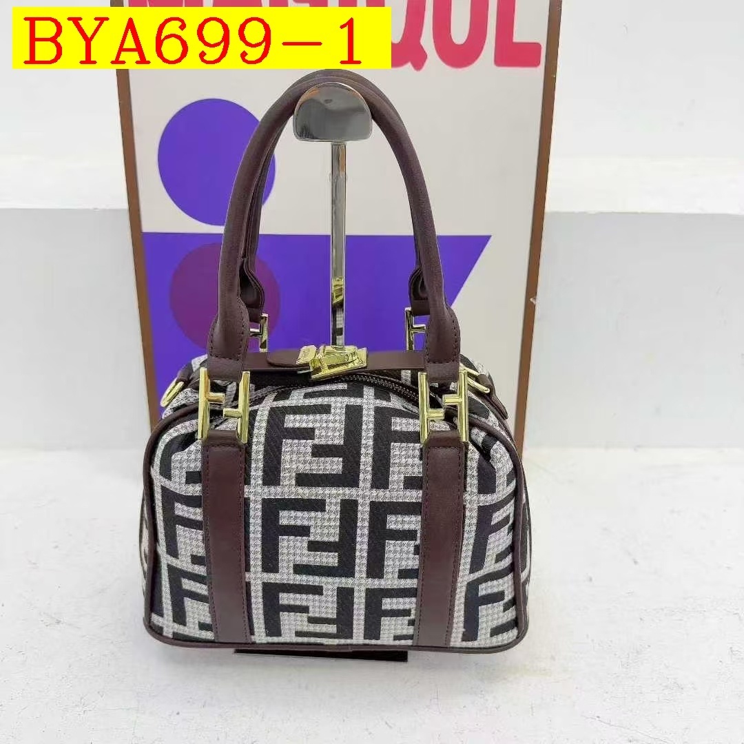 34$ Fendi Shoulder bag size 26x12x20cm 016152 BYA699 gallery