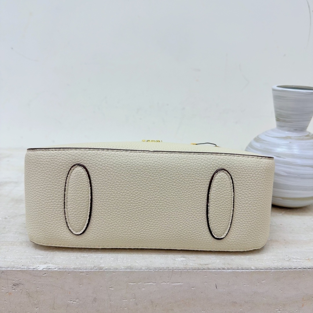 34$ Fendi handbag size 27x10x20cm 716058 BYA903 gallery