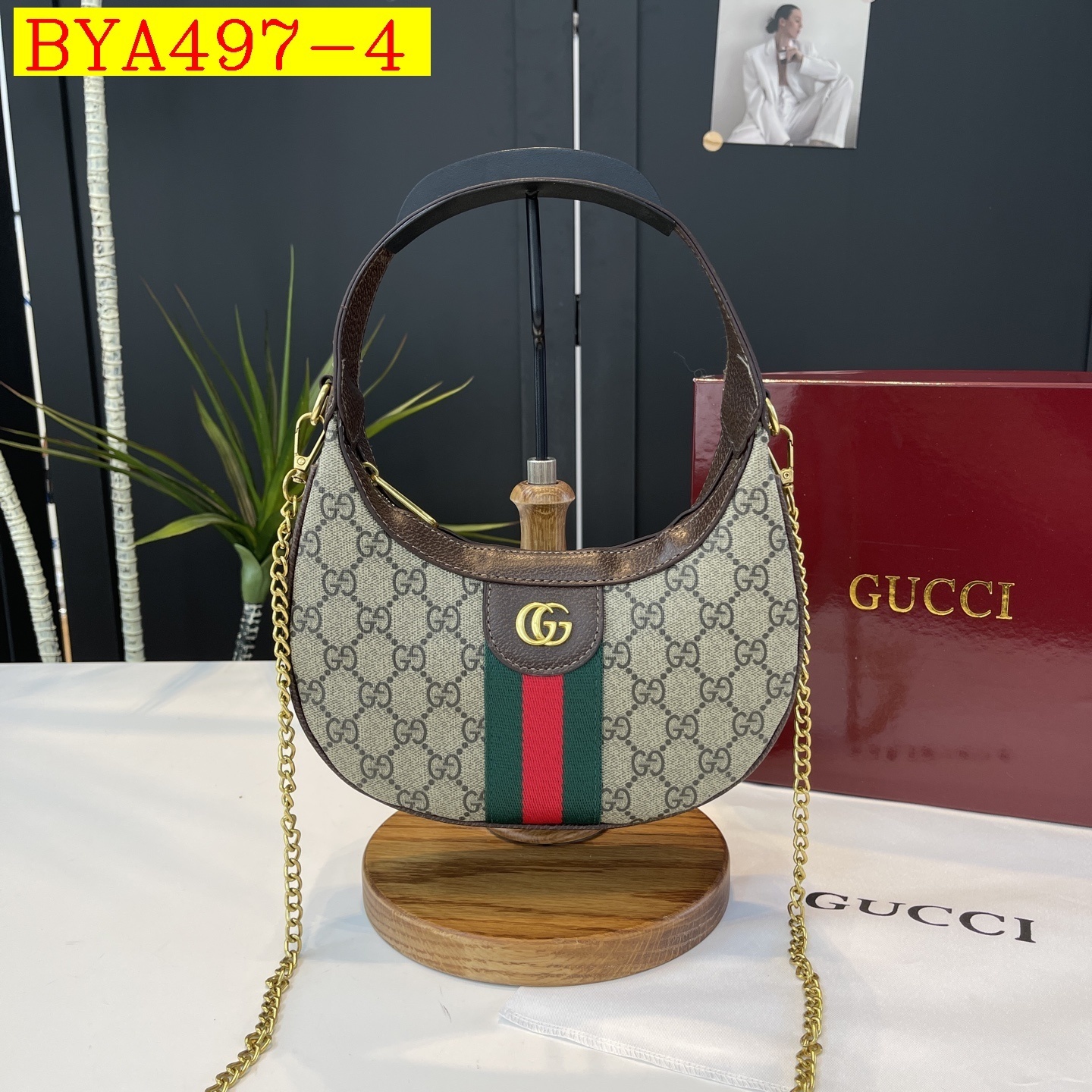 34$ Gucci Shoulder bag size 22x13x6cm 714026 BYA497 gallery