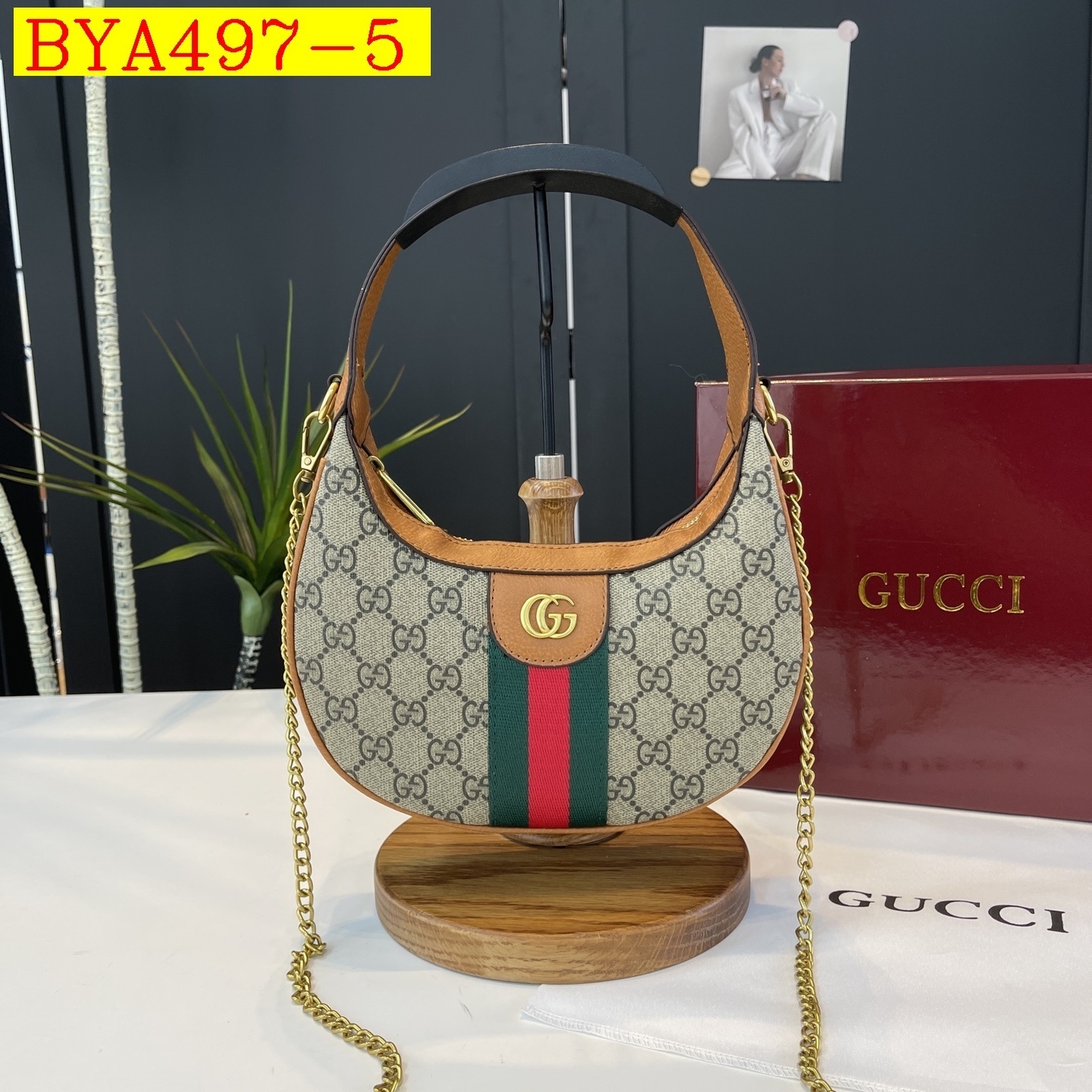 34$ Gucci Shoulder bag size 22x13x6cm 714026 BYA497 gallery