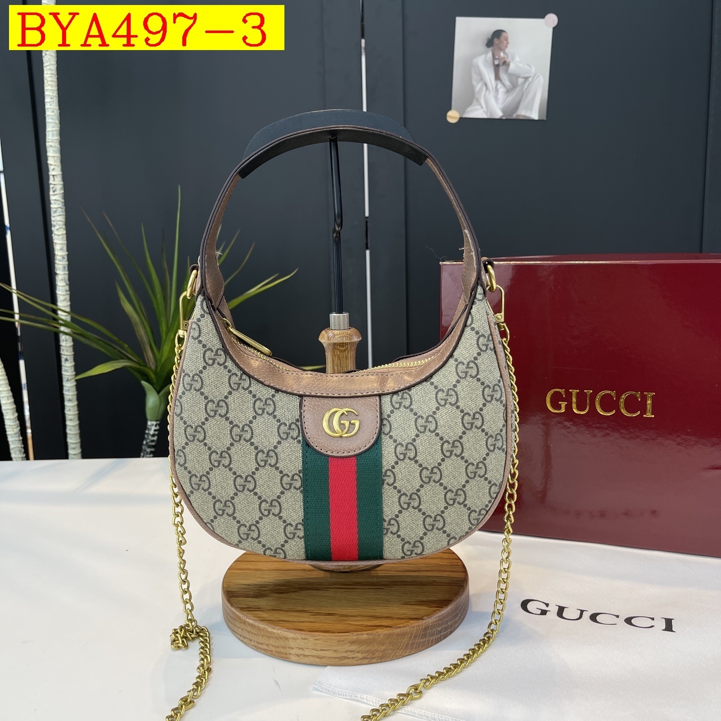 34$ Gucci Shoulder bag size 22x13x6cm 714026 BYA497 gallery