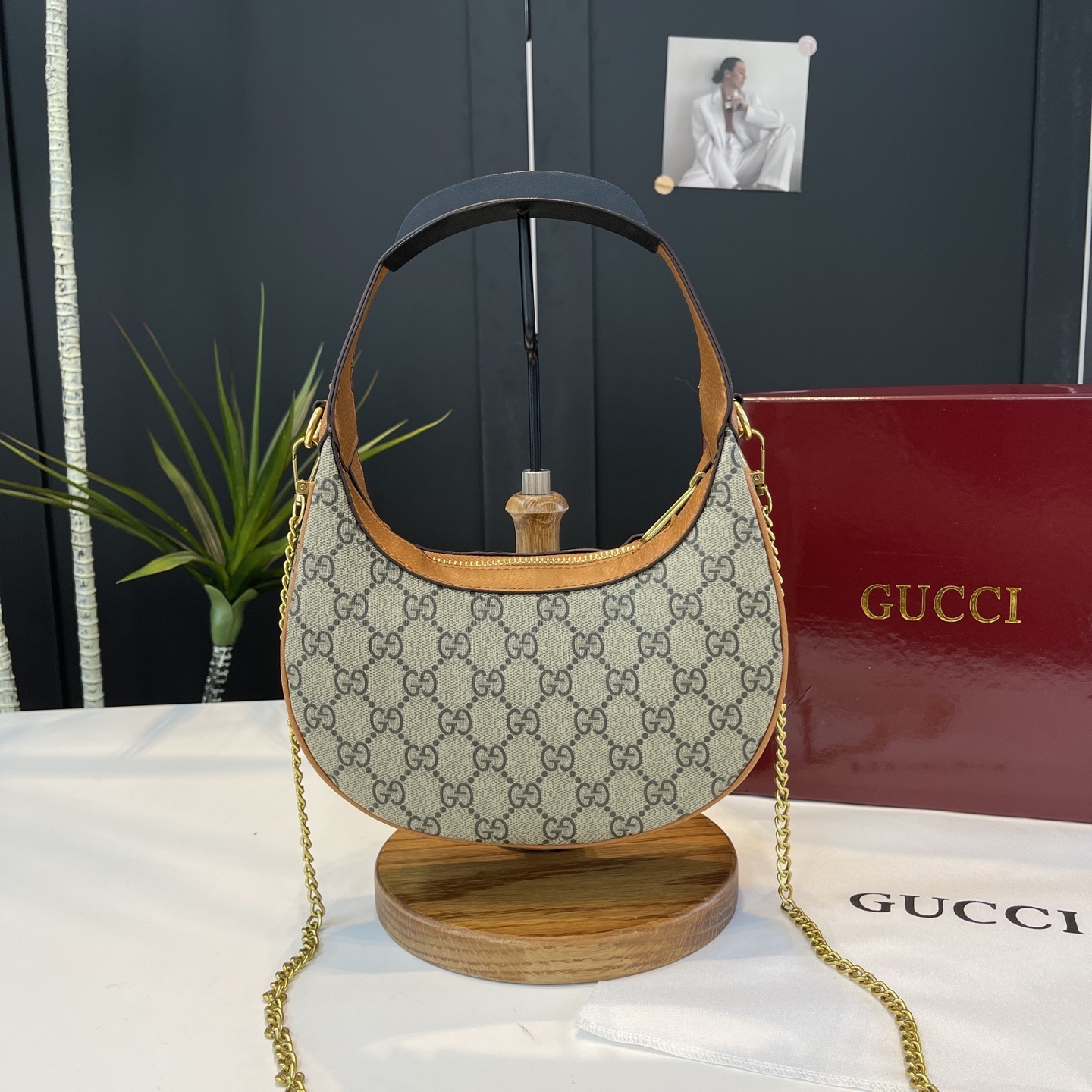 34$ Gucci Shoulder bag size 22x13x6cm 714026 BYA497 gallery
