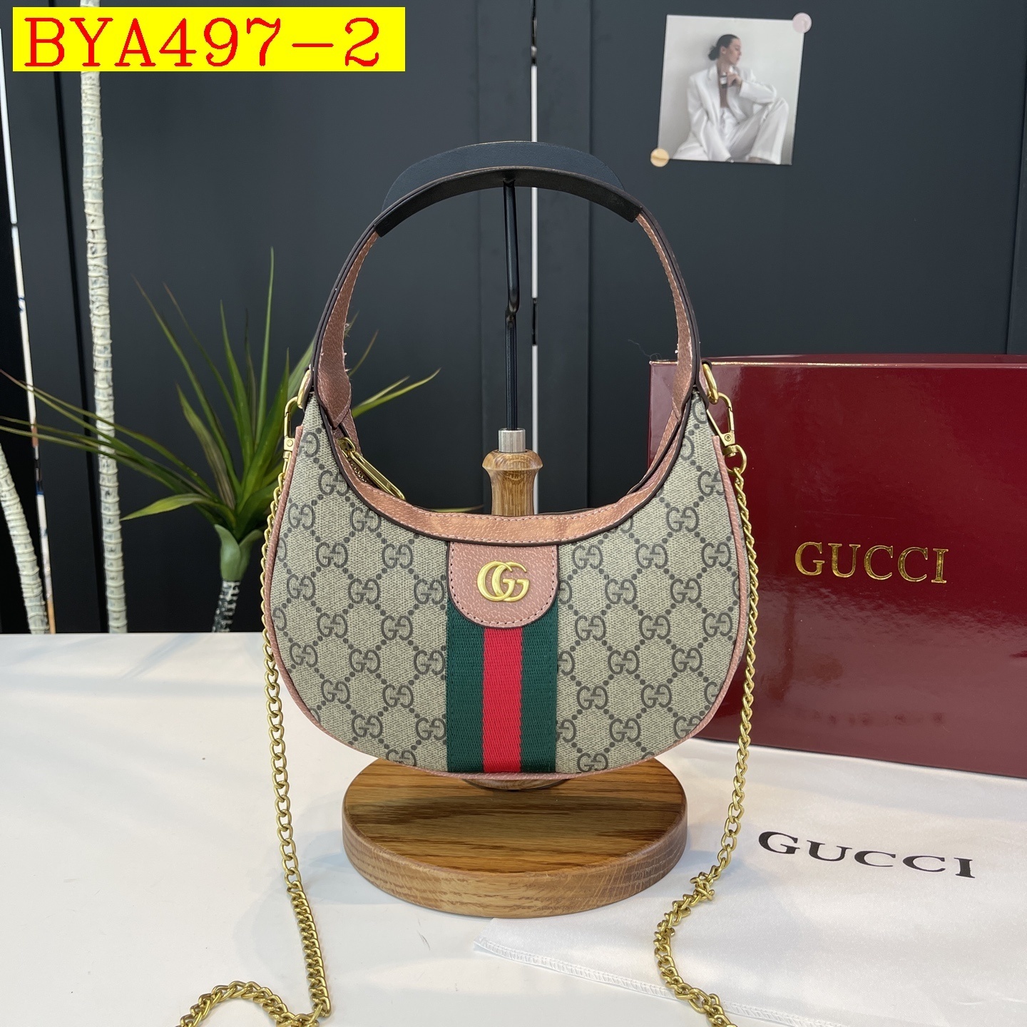 34$ Gucci Shoulder bag size 22x13x6cm 714026 BYA497 gallery