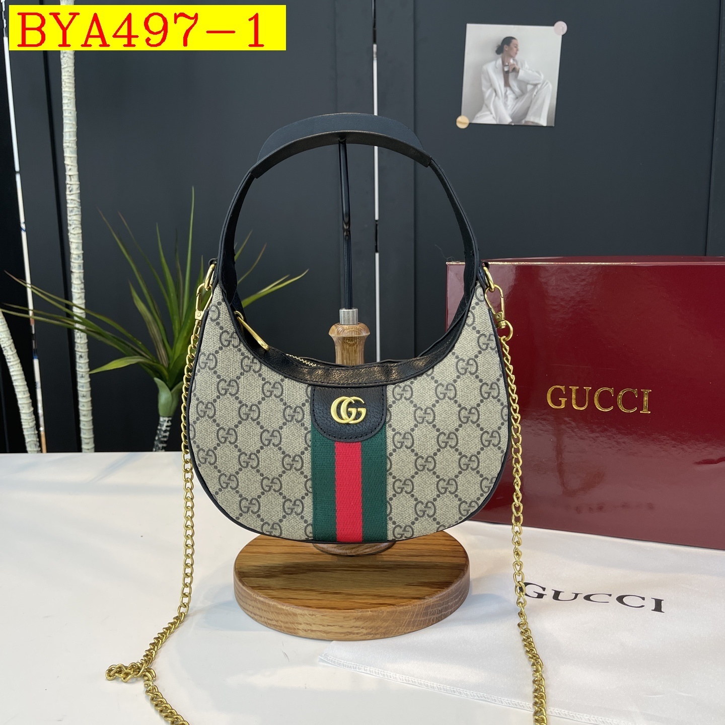 34$ Gucci Shoulder bag size 22x13x6cm 714026 BYA497 gallery