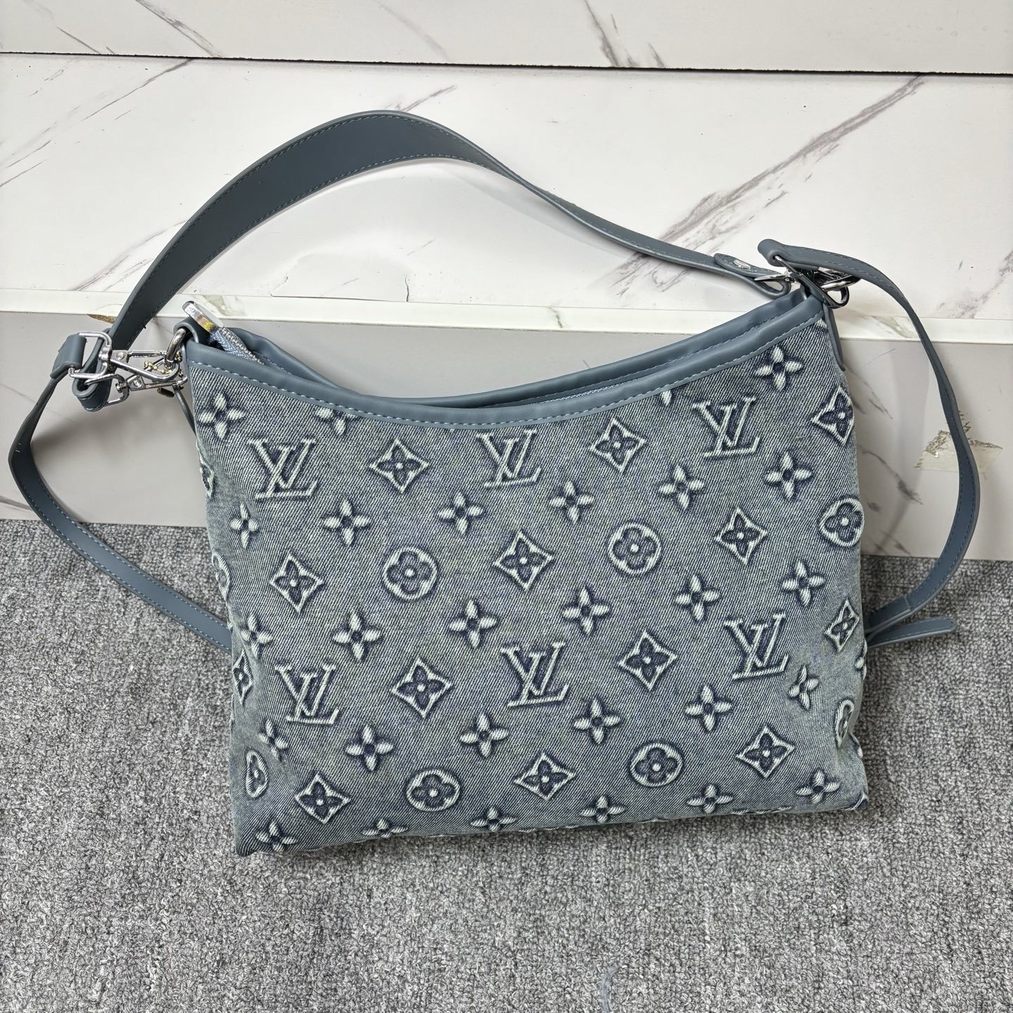 34$ LV 1002 Shoulder bag size 33x26x10 cm 714522 BY3445 gallery