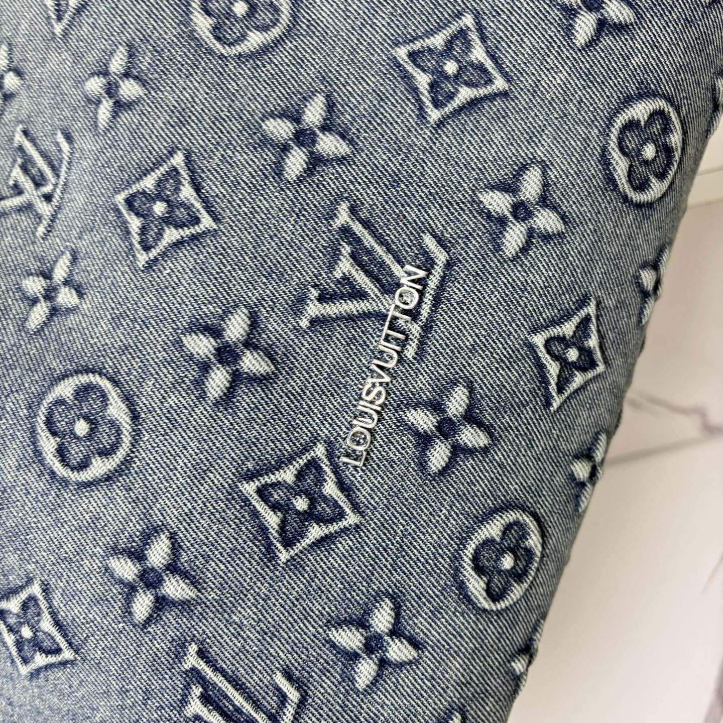 34$ LV 1002 Shoulder bag size 33x26x10 cm 714522 BY3445 gallery