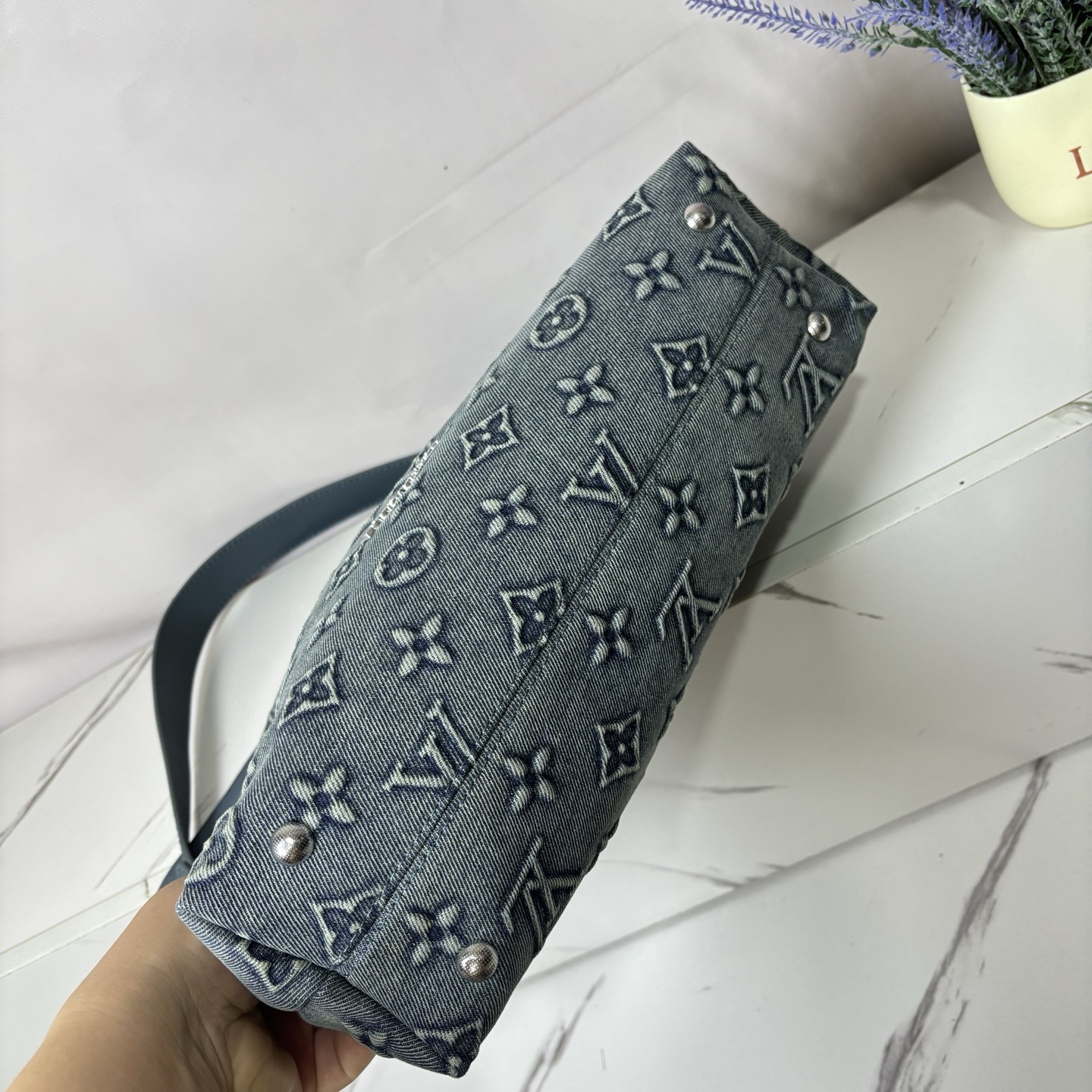 34$ LV 1002 Shoulder bag size 33x26x10 cm 714522 BY3445 gallery