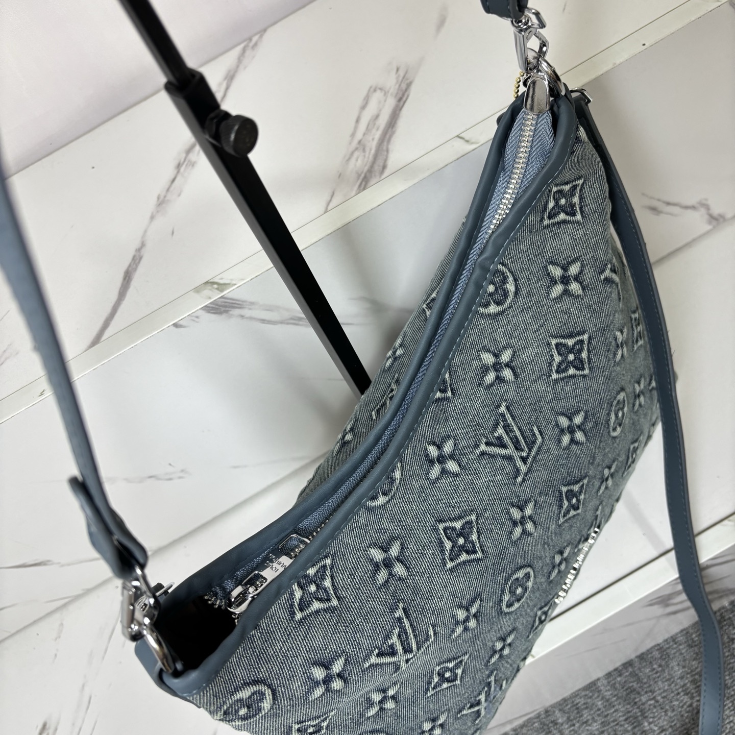 34$ LV 1002 Shoulder bag size 33x26x10 cm 714522 BY3445 gallery
