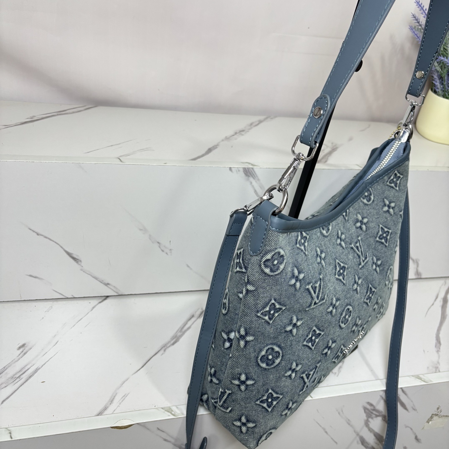 34$ LV 1002 Shoulder bag size 33x26x10 cm 714522 BY3445 gallery