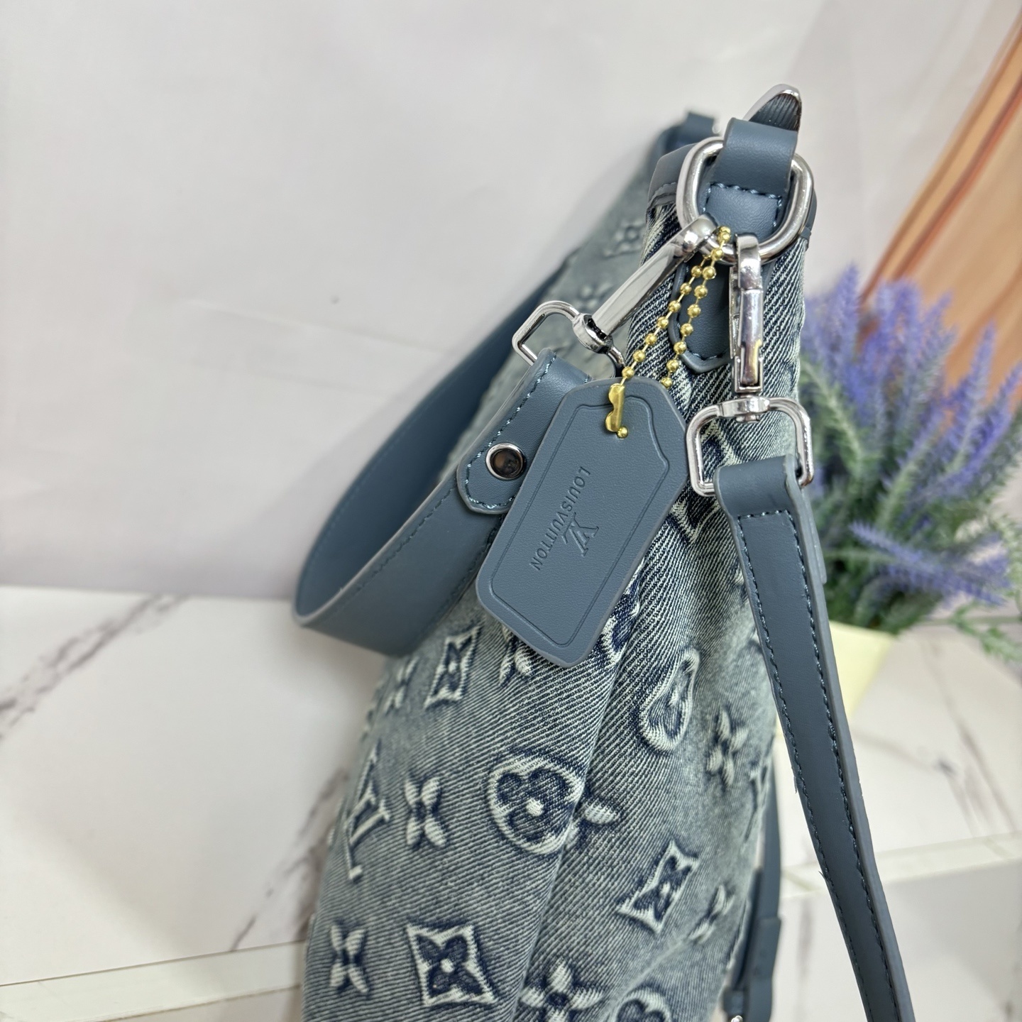 34$ LV 1002 Shoulder bag size 33x26x10 cm 714522 BY3445 gallery