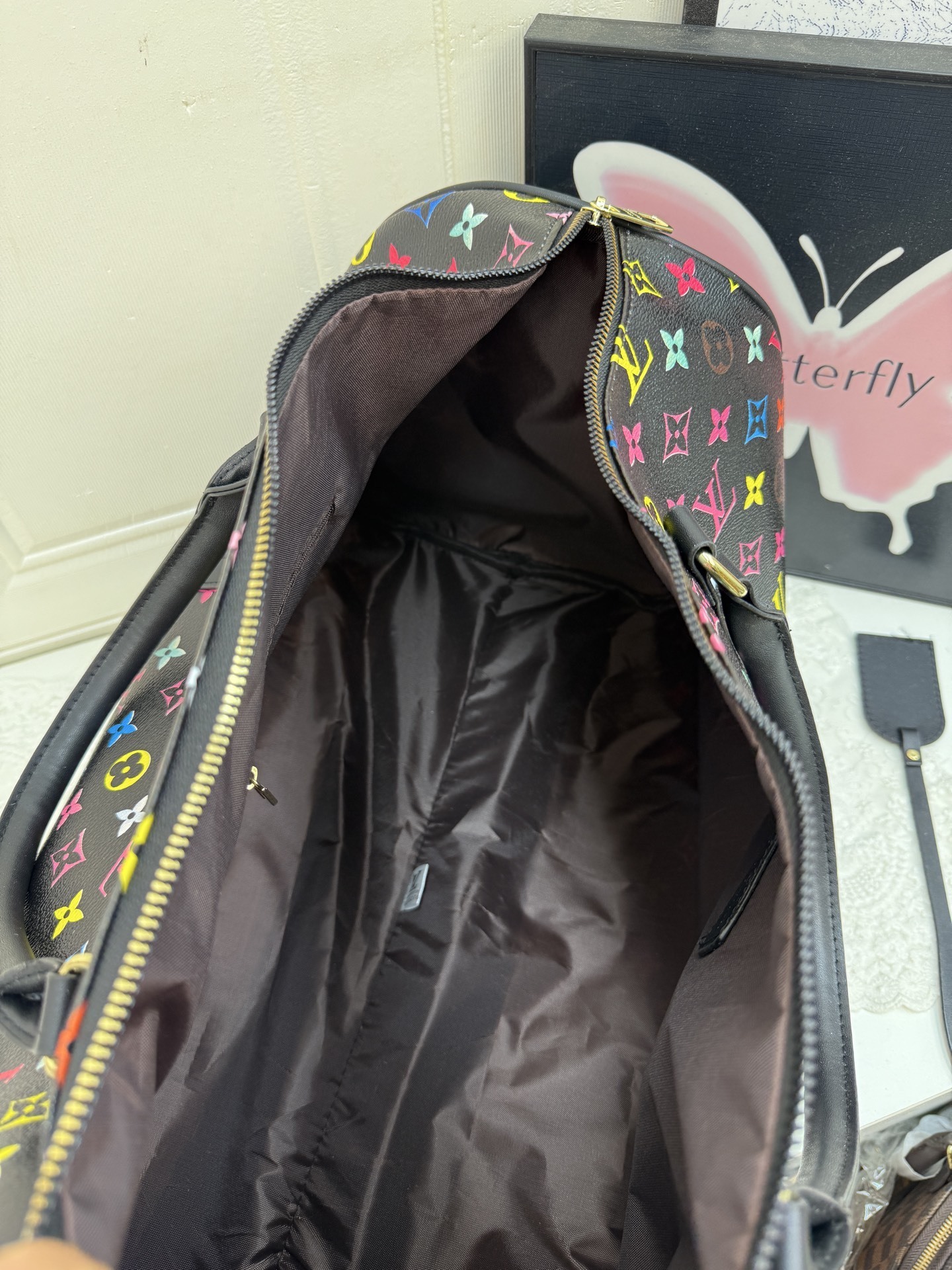 34$ LV 1310 Travelling bag size 47x29x21 cm 613006 BY3397 gallery