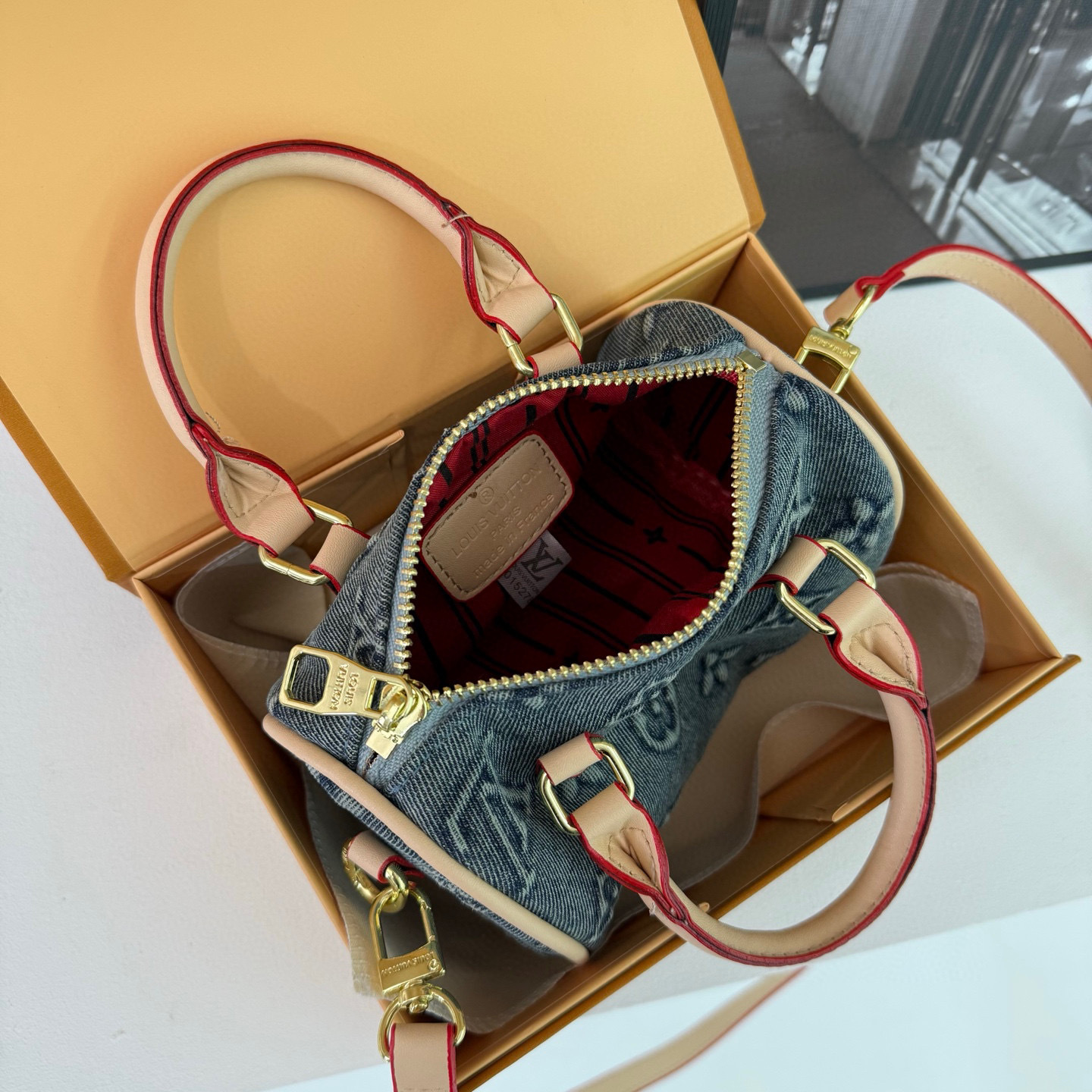 34$ LV 8806 Shoulder bag size 16X12X10 cm 618580 DX746 gallery