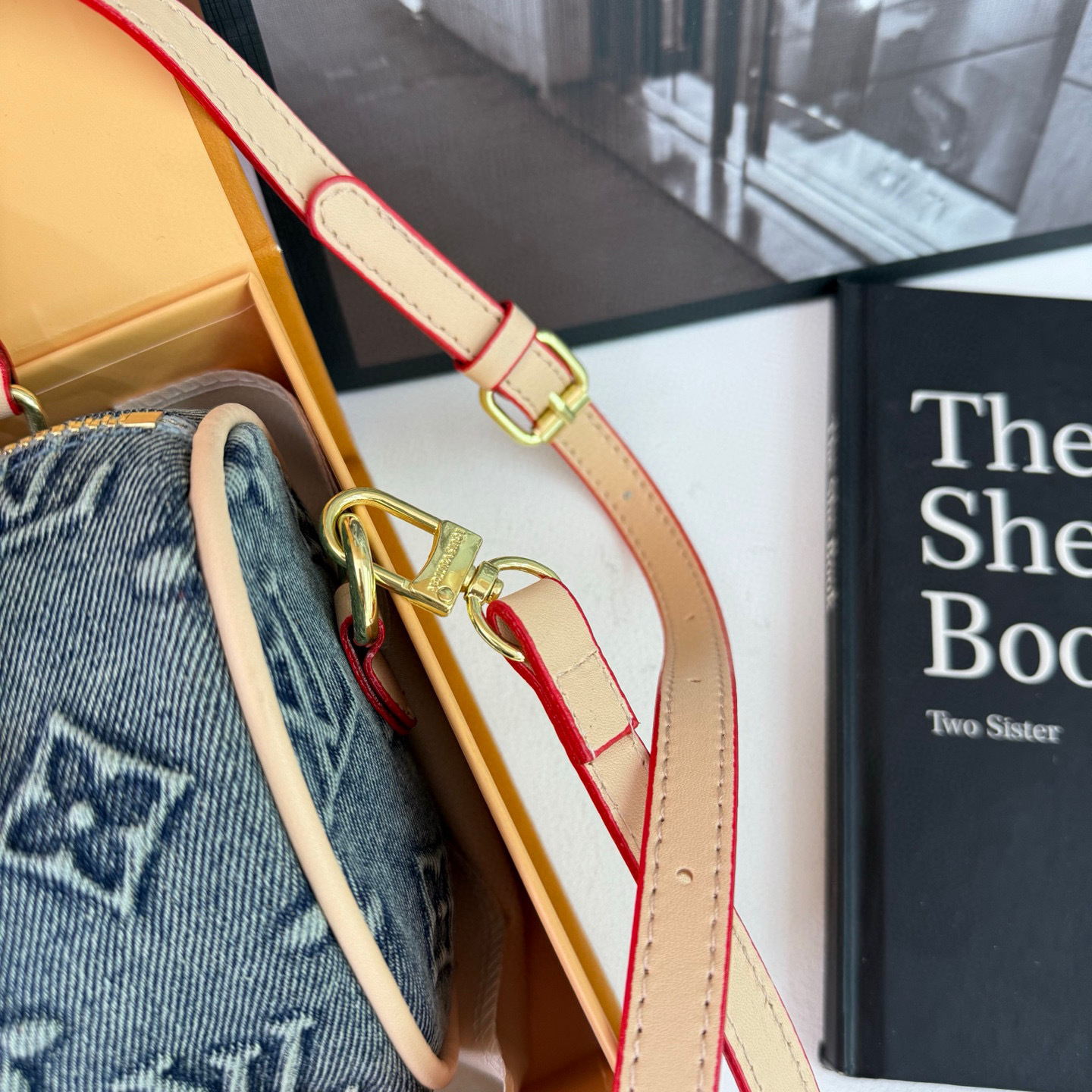 34$ LV 8806 Shoulder bag size 16X12X10 cm 618580 DX746 gallery