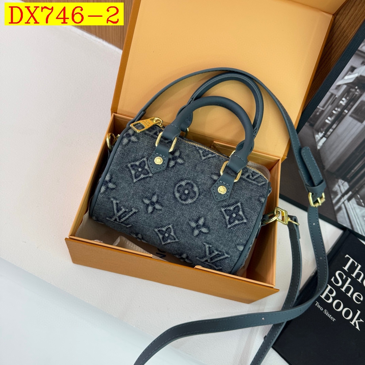 34$ LV 8806 Shoulder bag size 16X12X10 cm 618580 DX746 gallery