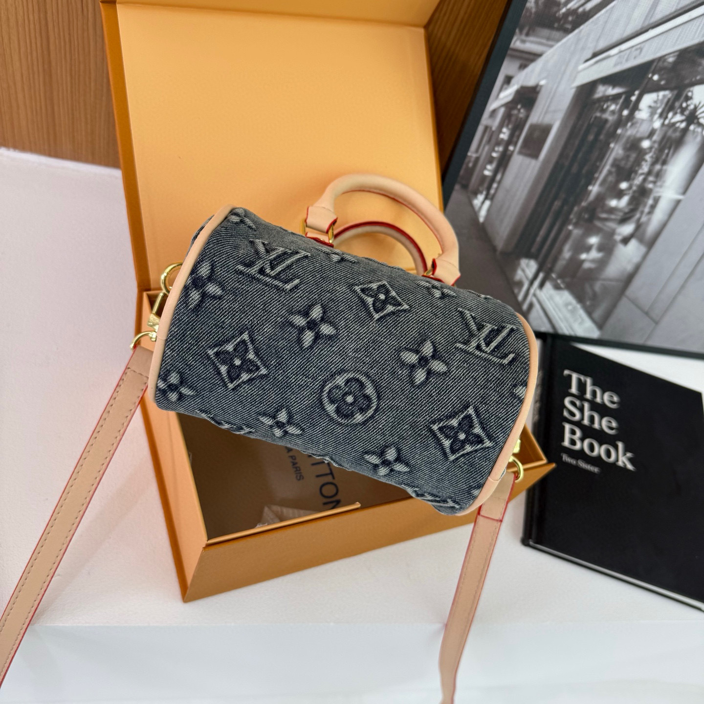 34$ LV 8806 Shoulder bag size 16X12X10 cm 618580 DX746 gallery