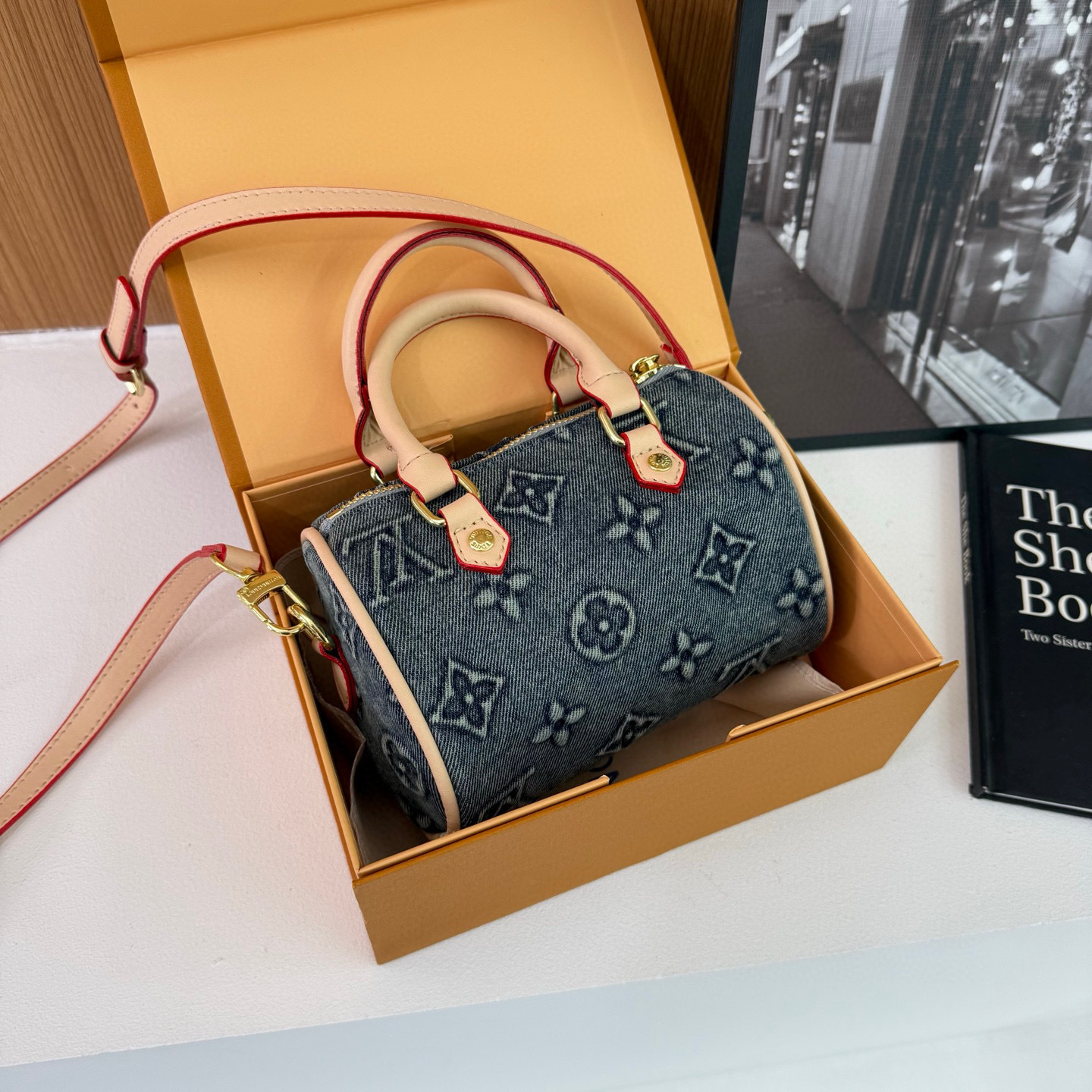 34$ LV 8806 Shoulder bag size 16X12X10 cm 618580 DX746 gallery