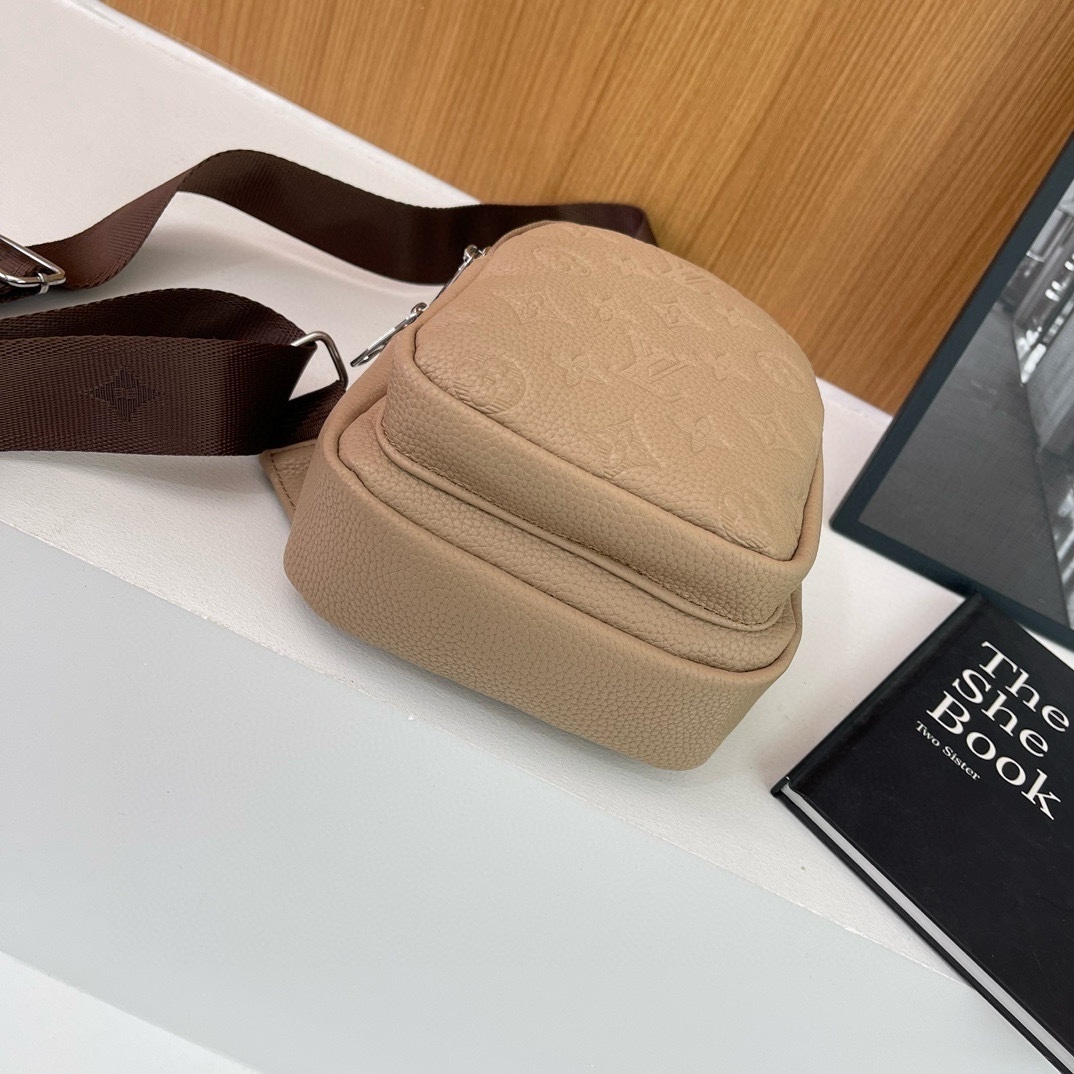 34$ dh LV 3933 Shoulder bag SIZE 16X23X9 CM 31514623347 DX402 gallery