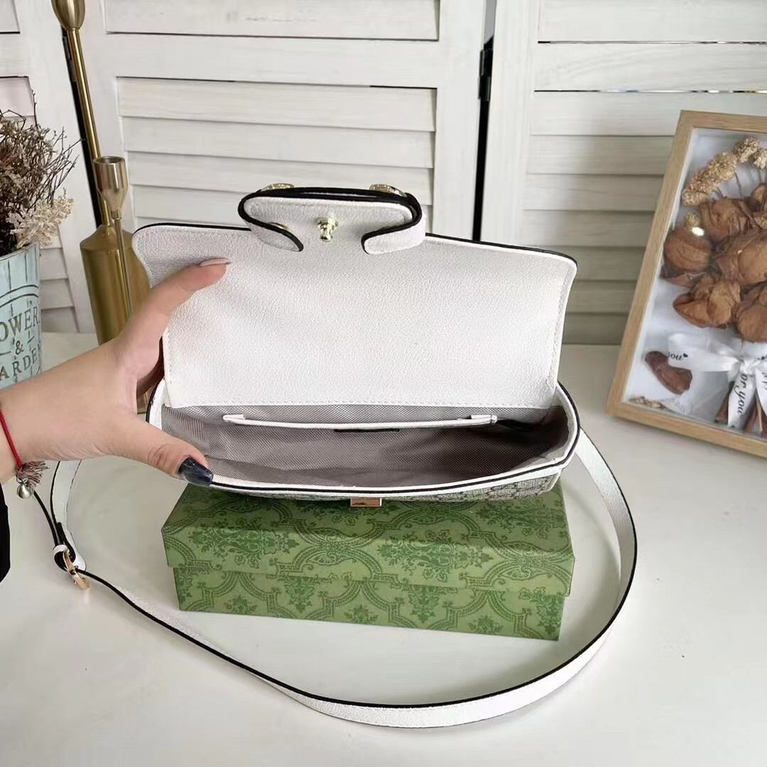 35$ GUCCI 88288 Shoulder bag size 23x5x13 cm 111600 BY3099 gallery