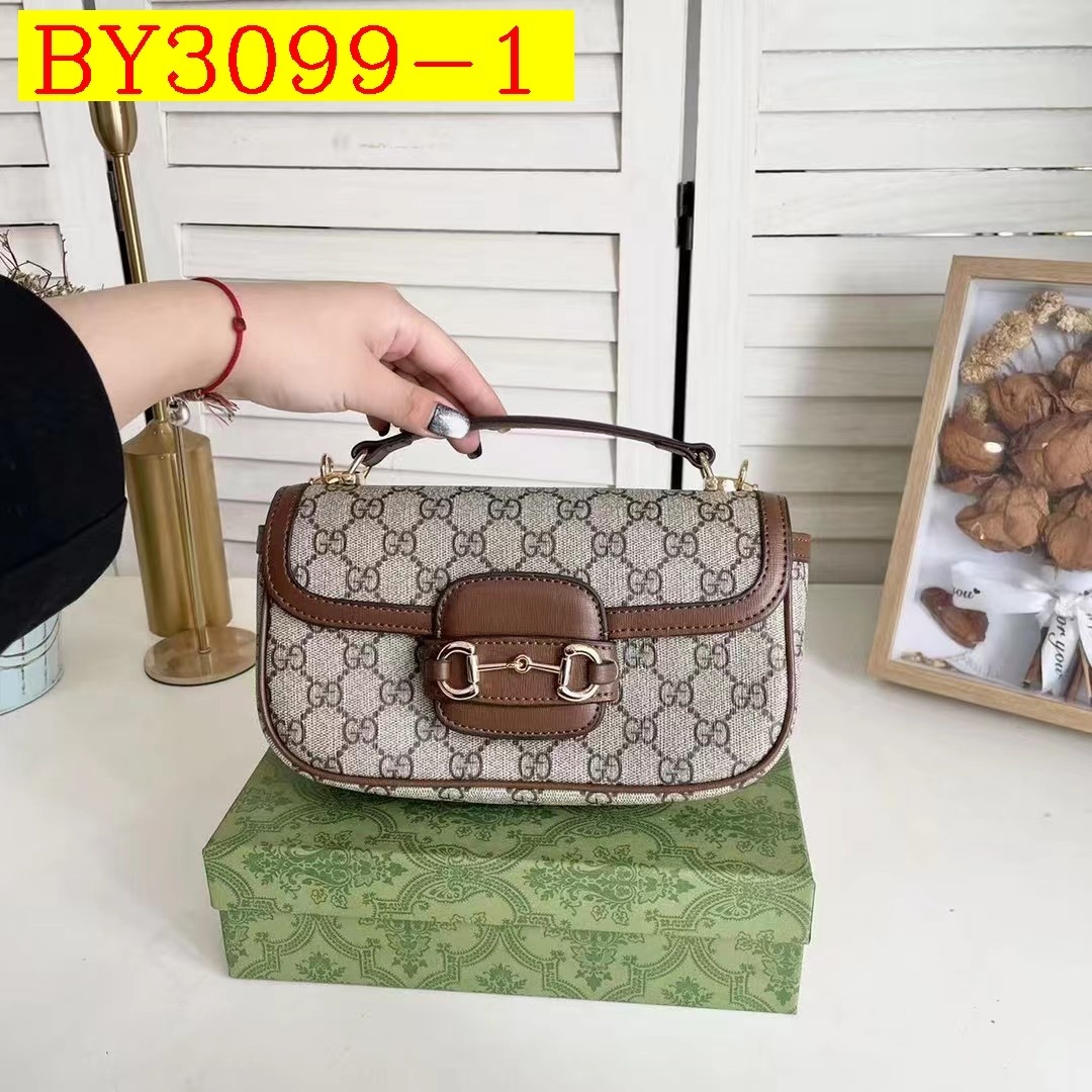 35$ GUCCI 88288 Shoulder bag size 23x5x13 cm 111600 BY3099 gallery