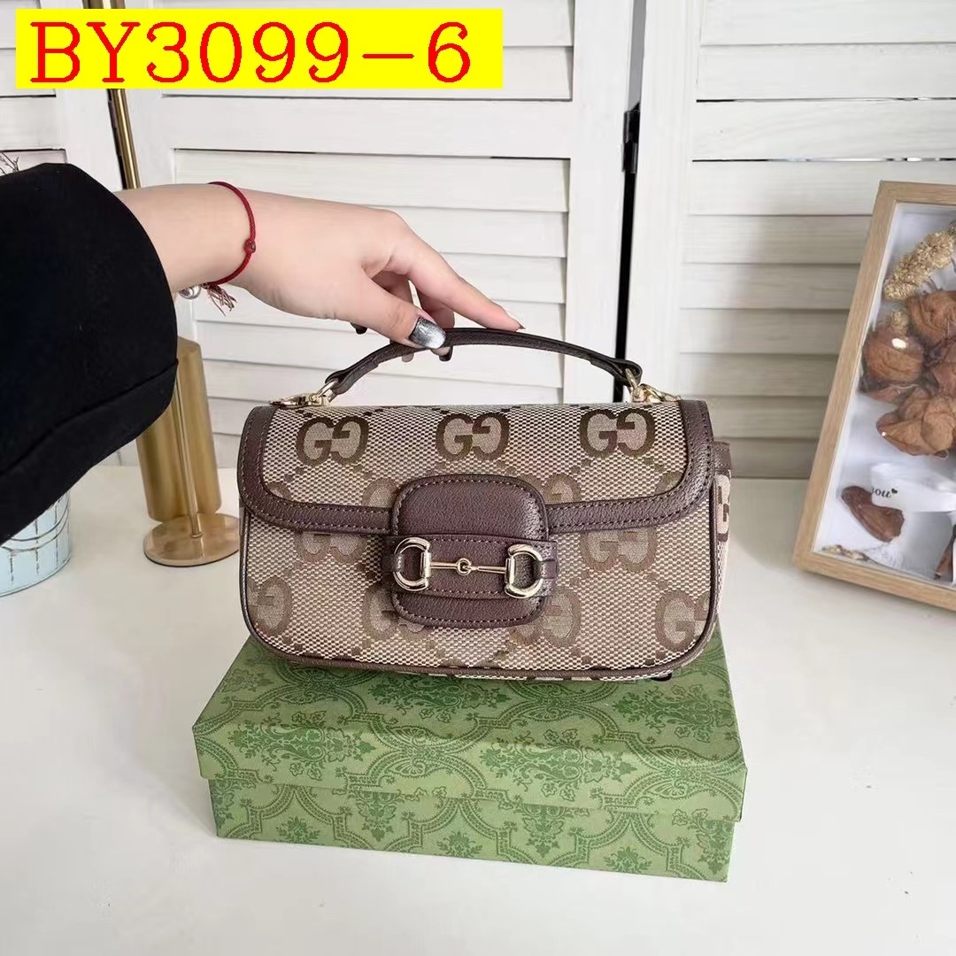 35$ GUCCI 88288 Shoulder bag size 23x5x13 cm 111600 BY3099 gallery