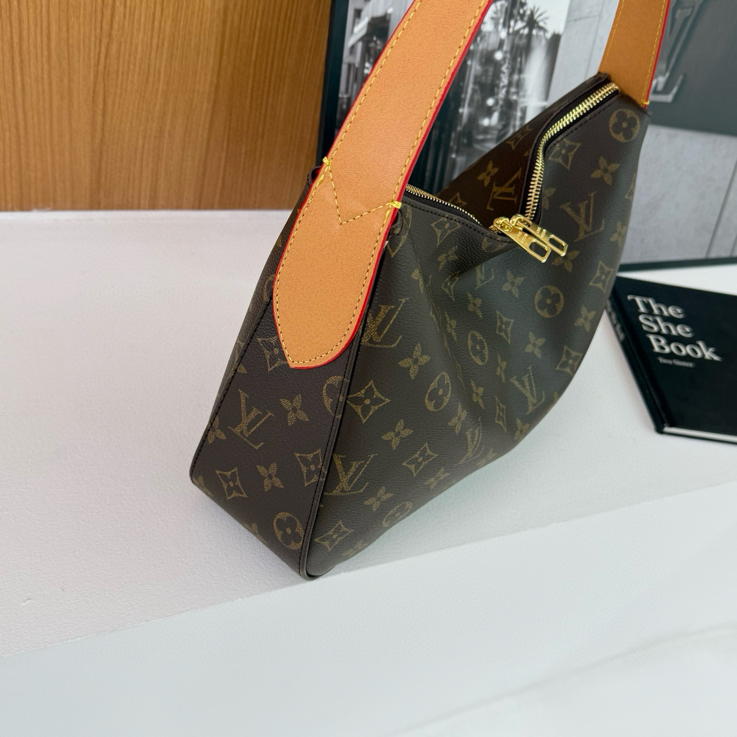 35$ LV 68013 Shoulder bag size 32x21x8 cm 510560 DX794 gallery