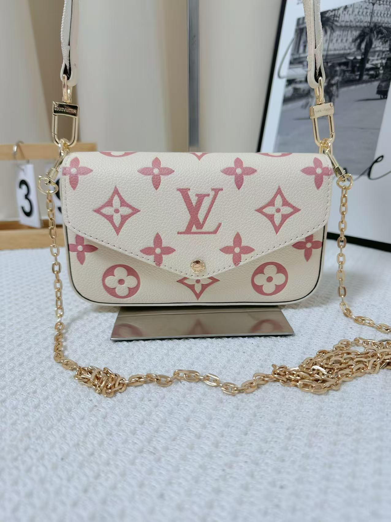 35$ LV Shoulder bag size 18x4x11cm 819134 BYA221 gallery