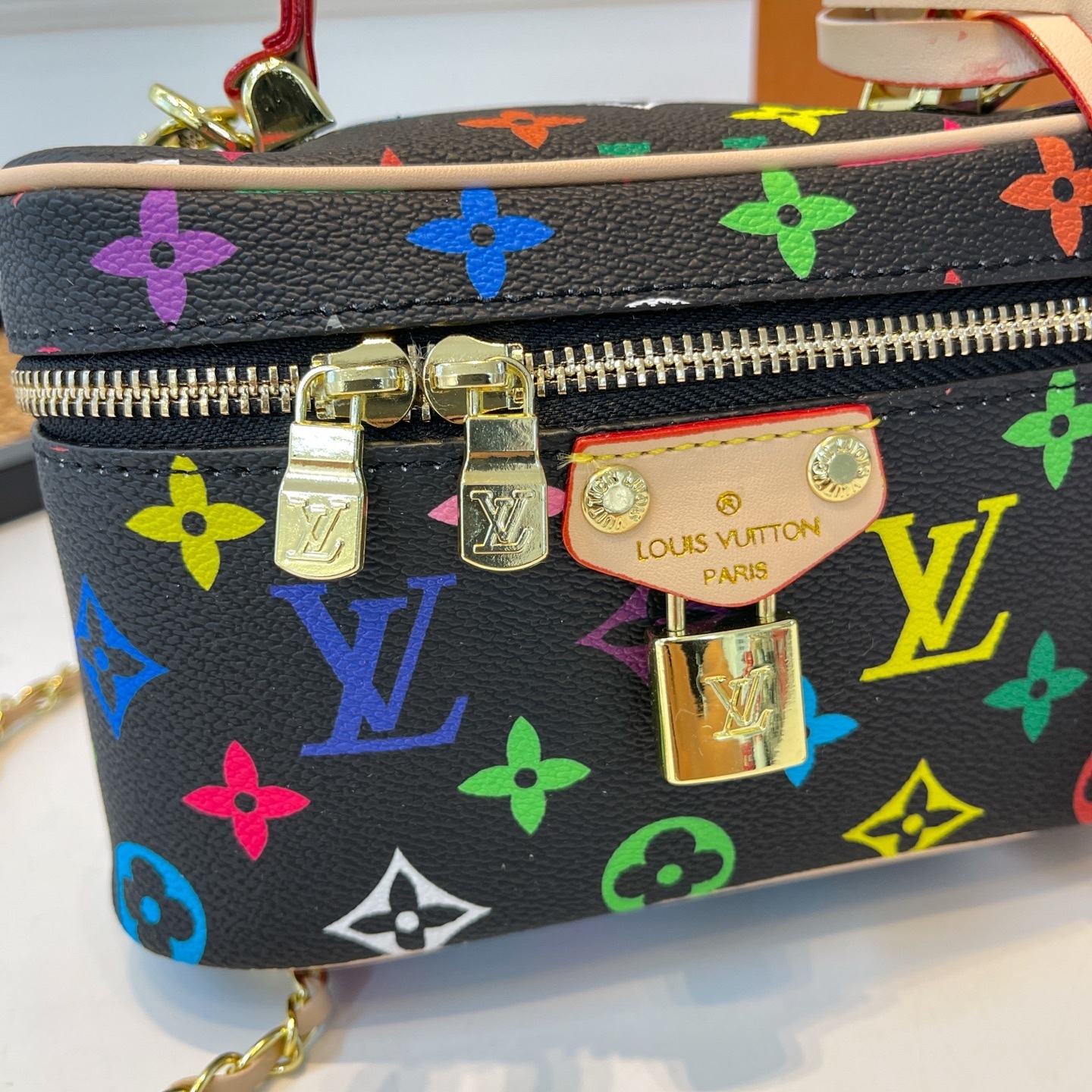 35$ LV Shoulder bag size 19x12x7cm 210128 BYA229 gallery