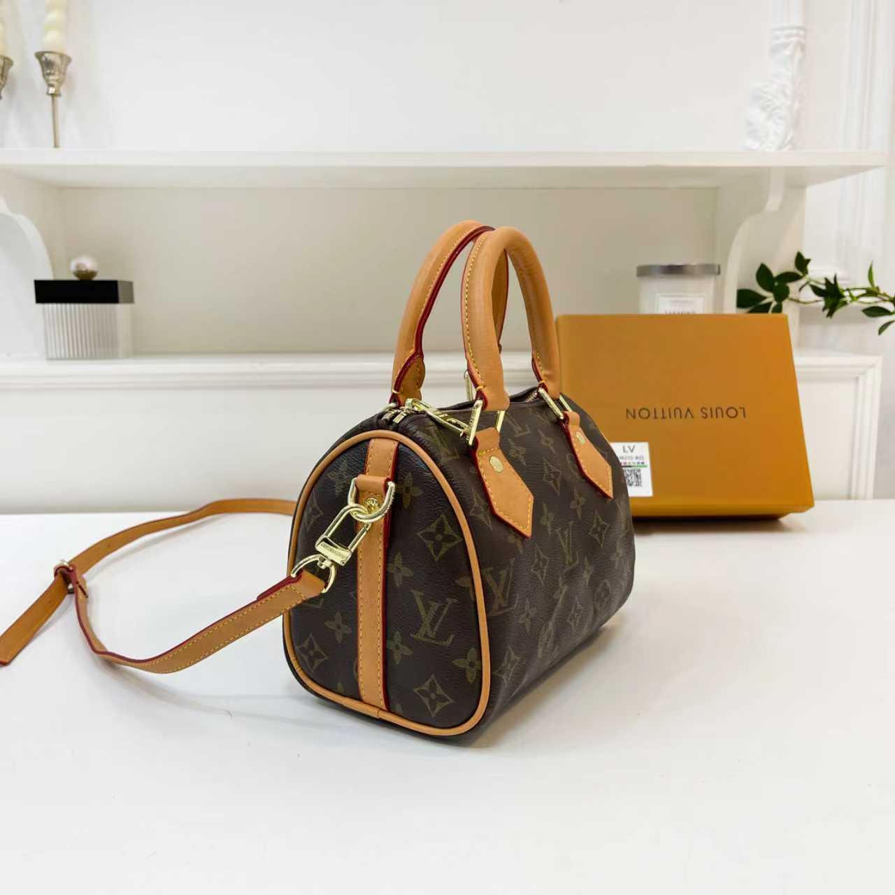 35$ LV Shoulder bag size 20x15x12cm 616242 BYA747 gallery