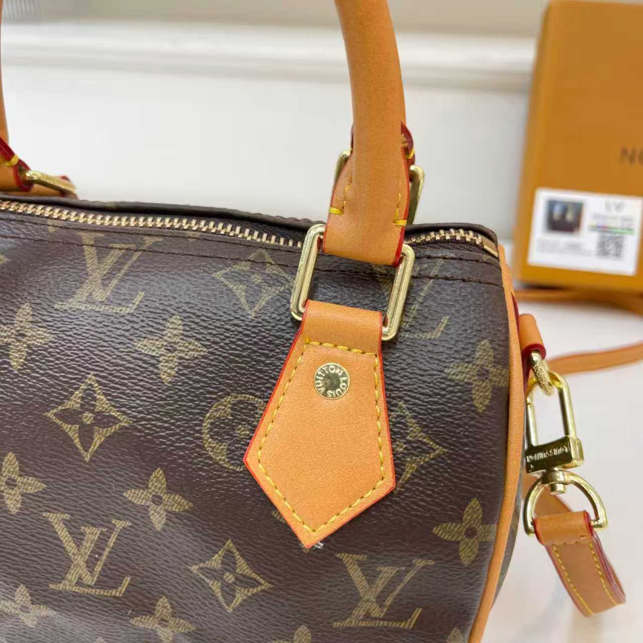 35$ LV Shoulder bag size 20x15x12cm 616242 BYA747 gallery