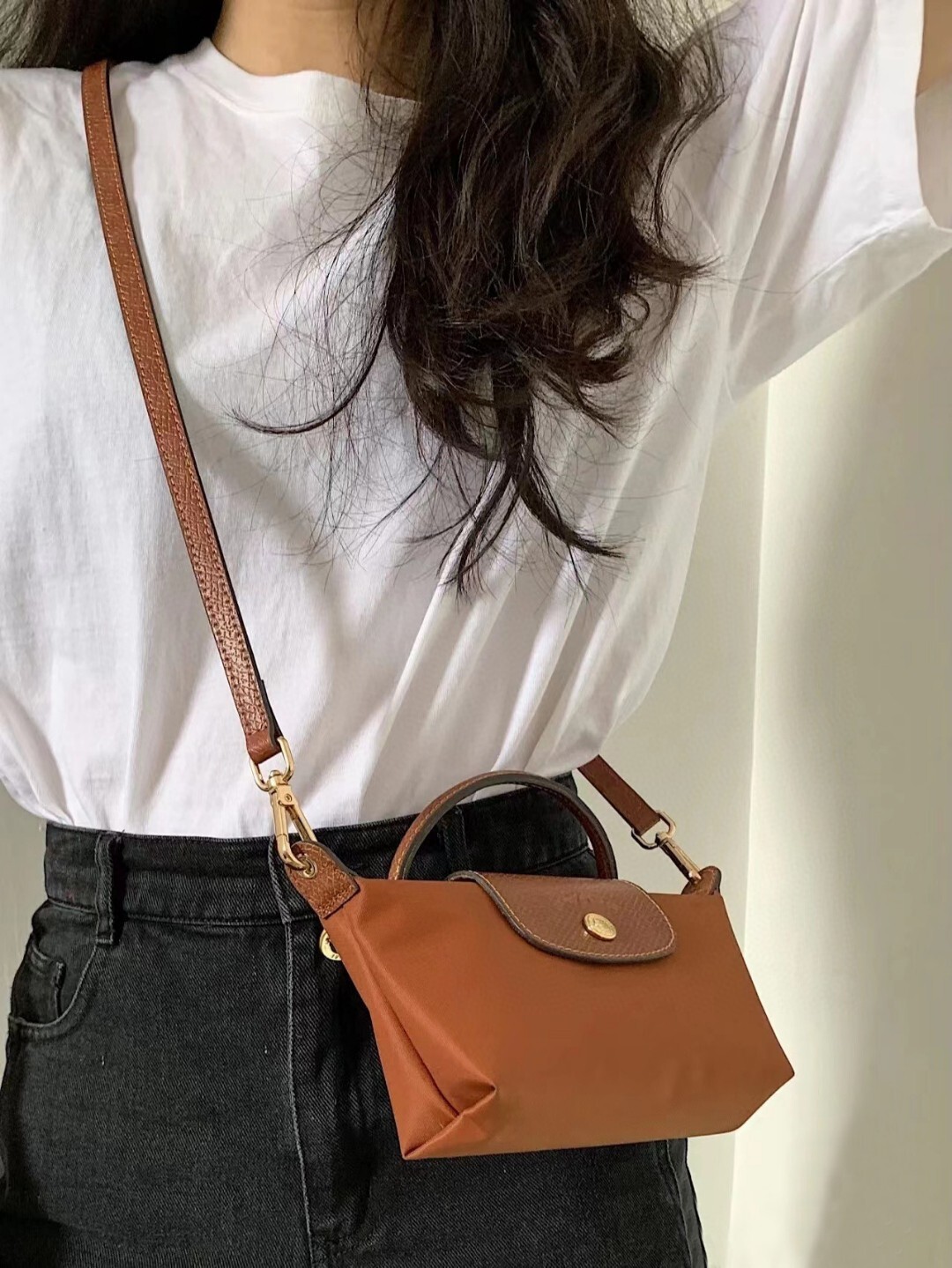 35$ Longchamp Shoulder bag size 17x11x5 cm 915740 YGM9 gallery