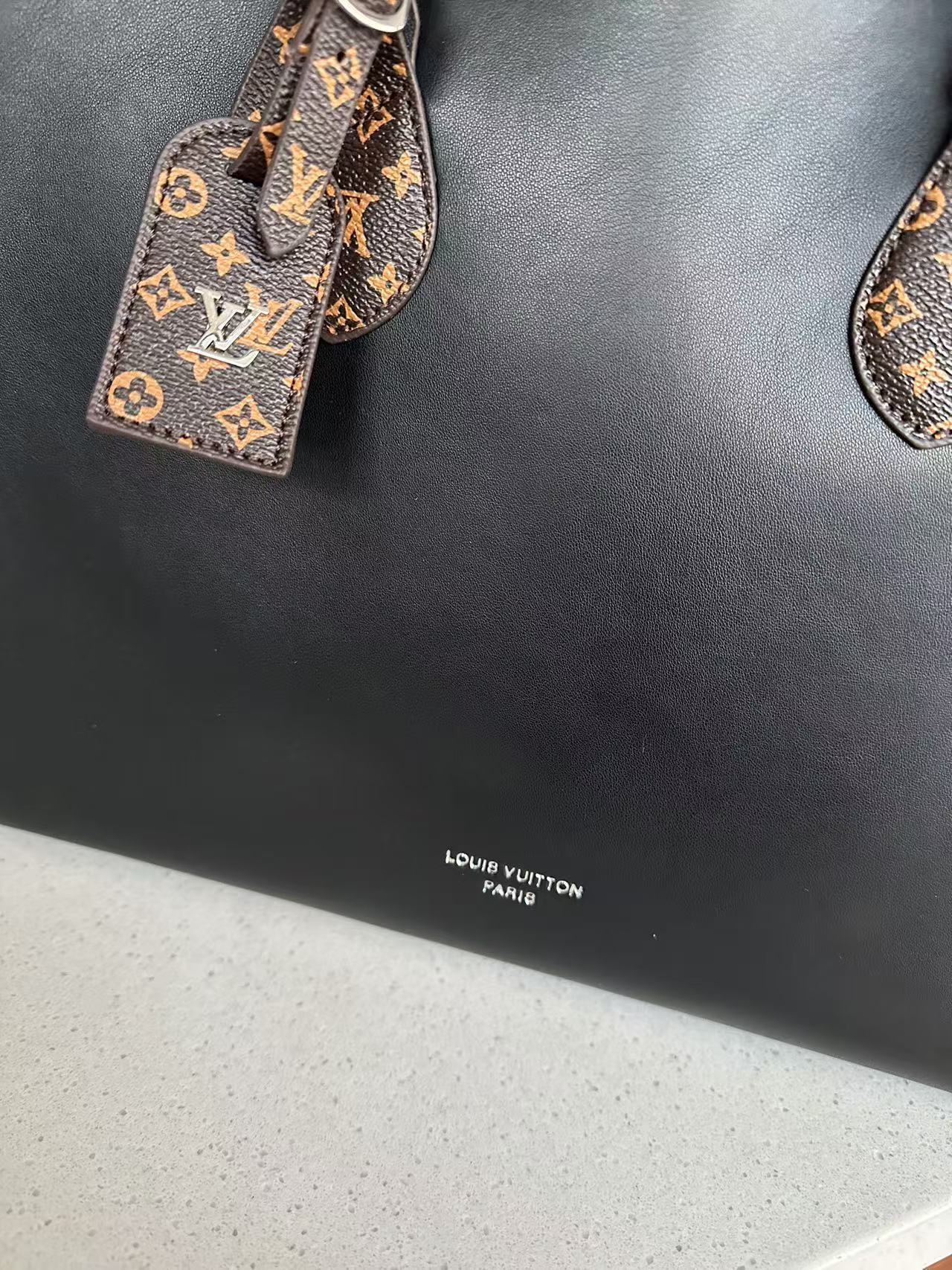 35$ dh LV 7017 Shoulder bag SIZE 35X27X15 CM 71425623455 BY1779 gallery