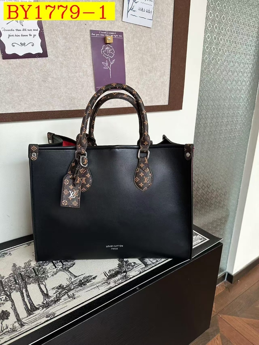 35$ dh LV 7017 Shoulder bag SIZE 35X27X15 CM 71425623455 BY1779 gallery