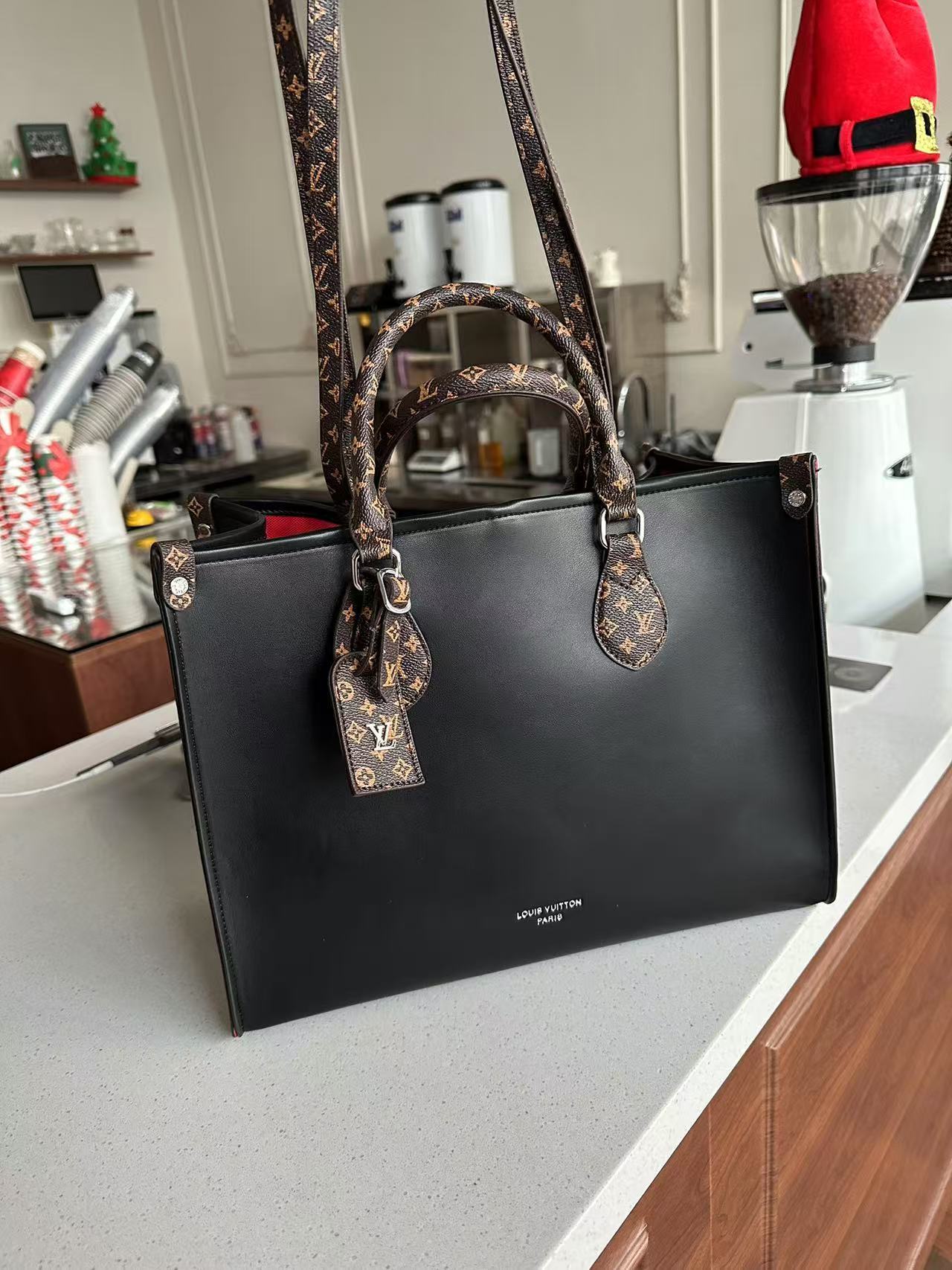 35$ dh LV 7017 Shoulder bag SIZE 35X27X15 CM 71425623455 BY1779 gallery