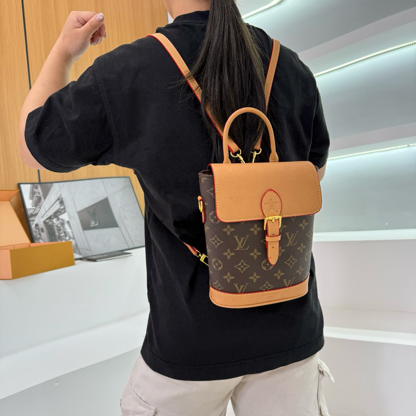 36$ LV 8809 Shoulder bag size 20x23x8 cm 619598 DX796 gallery