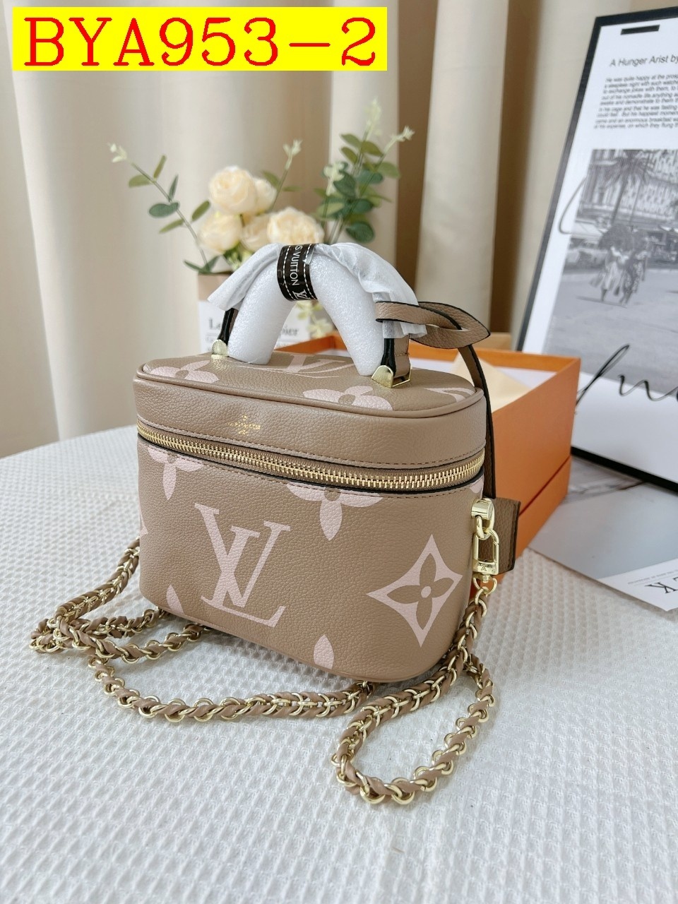 36$ LV Shoulder bag size 19x9x13cm 517370 BYA953 gallery