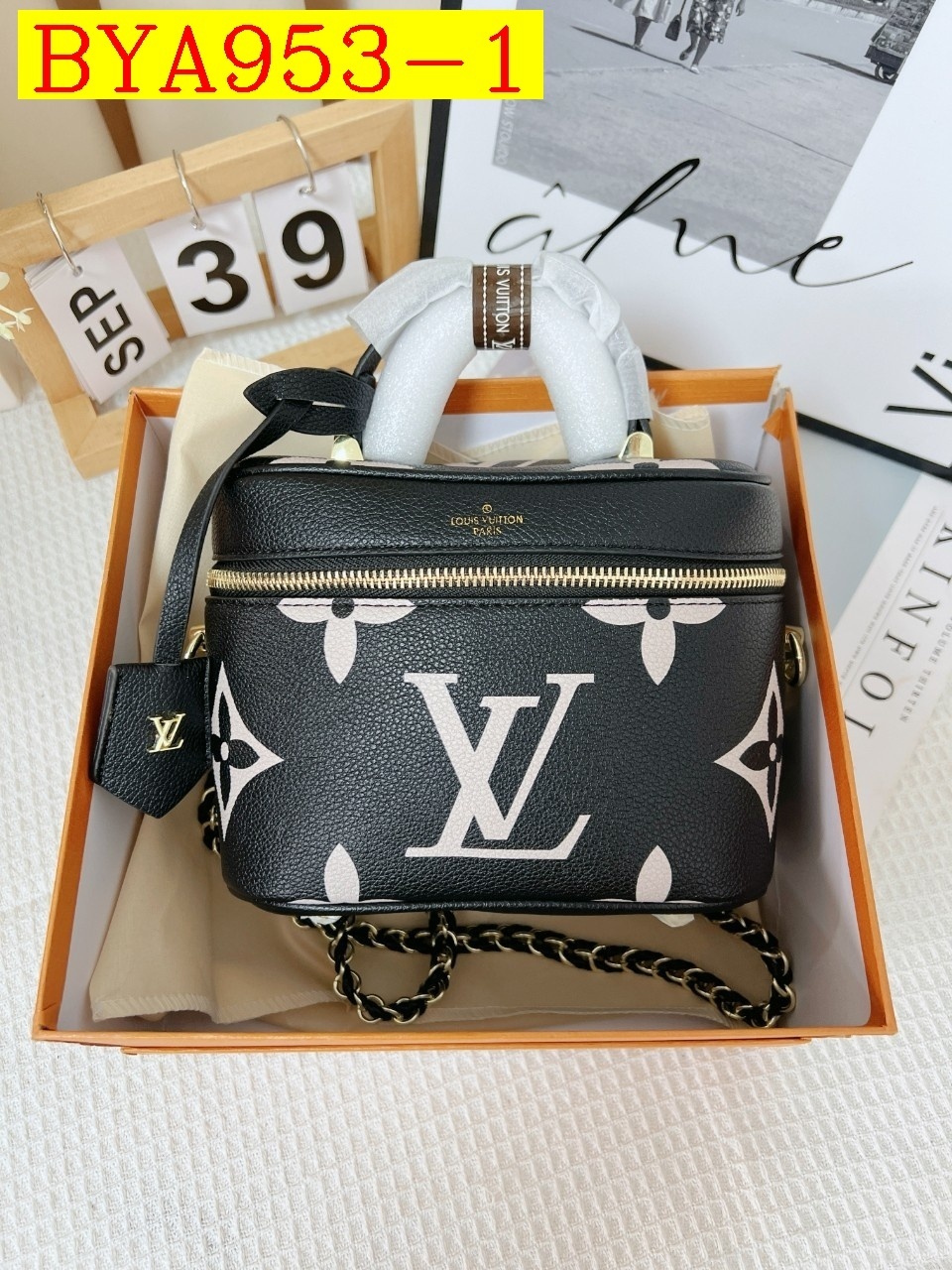 36$ LV Shoulder bag size 19x9x13cm 517370 BYA953 gallery