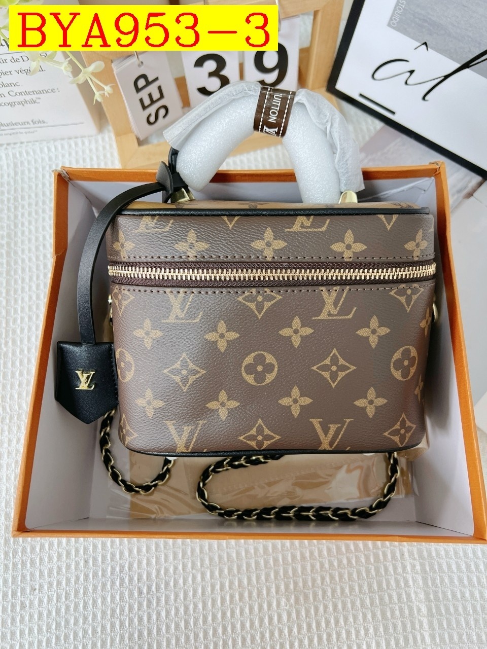 36$ LV Shoulder bag size 19x9x13cm 517370 BYA953 gallery