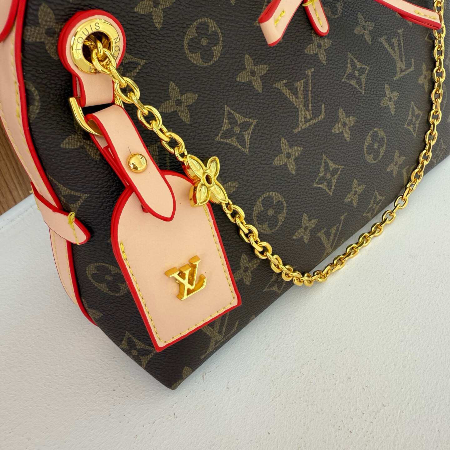 36$ dh LV 2501 PU Shoulder bag size 26x18x10 cm 31564023564 DX488 gallery