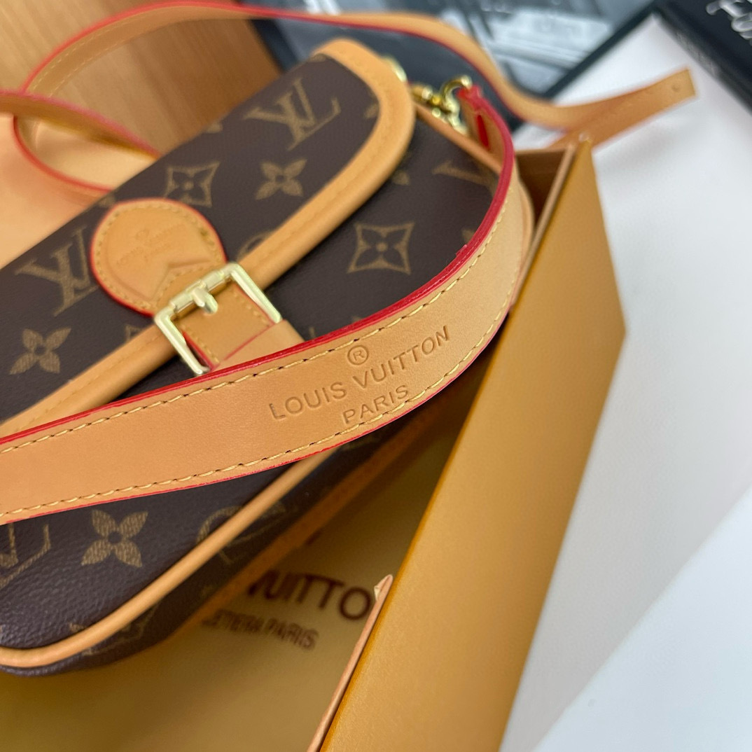 36$ dh LV 8003 Shoulder bag size 19X12X6 cm 91854023562 DX668 gallery