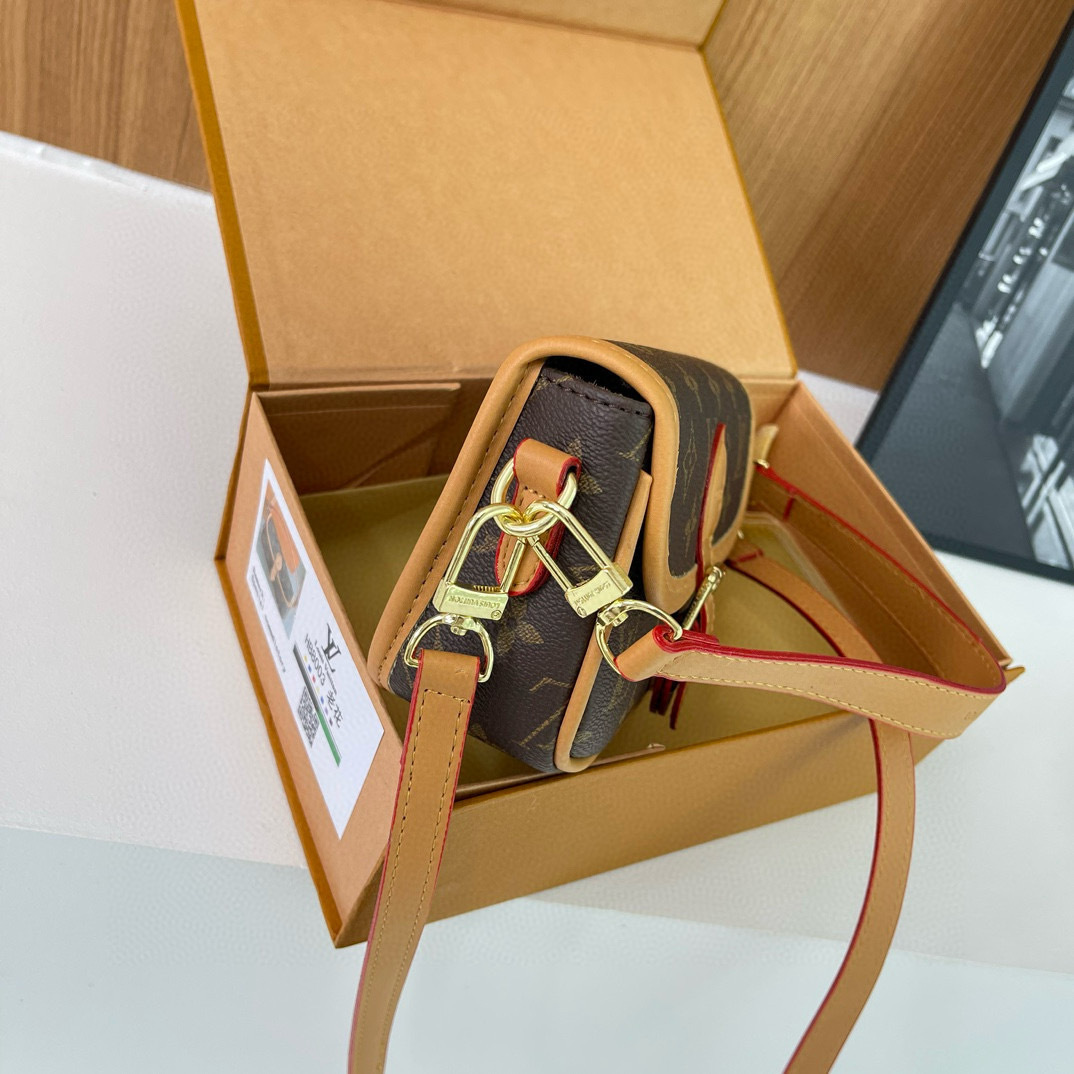 36$ dh LV 8003 Shoulder bag size 19X12X6 cm 91854023562 DX668 gallery