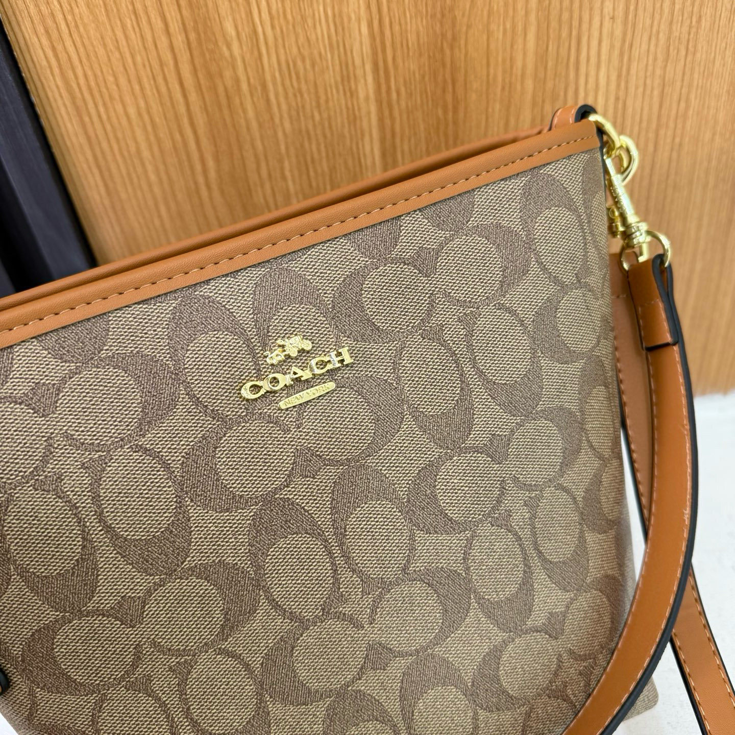36$ dh coach 98016 city pu Shoulder bag size 27x20x12 cm 91854623564 DX652 gallery