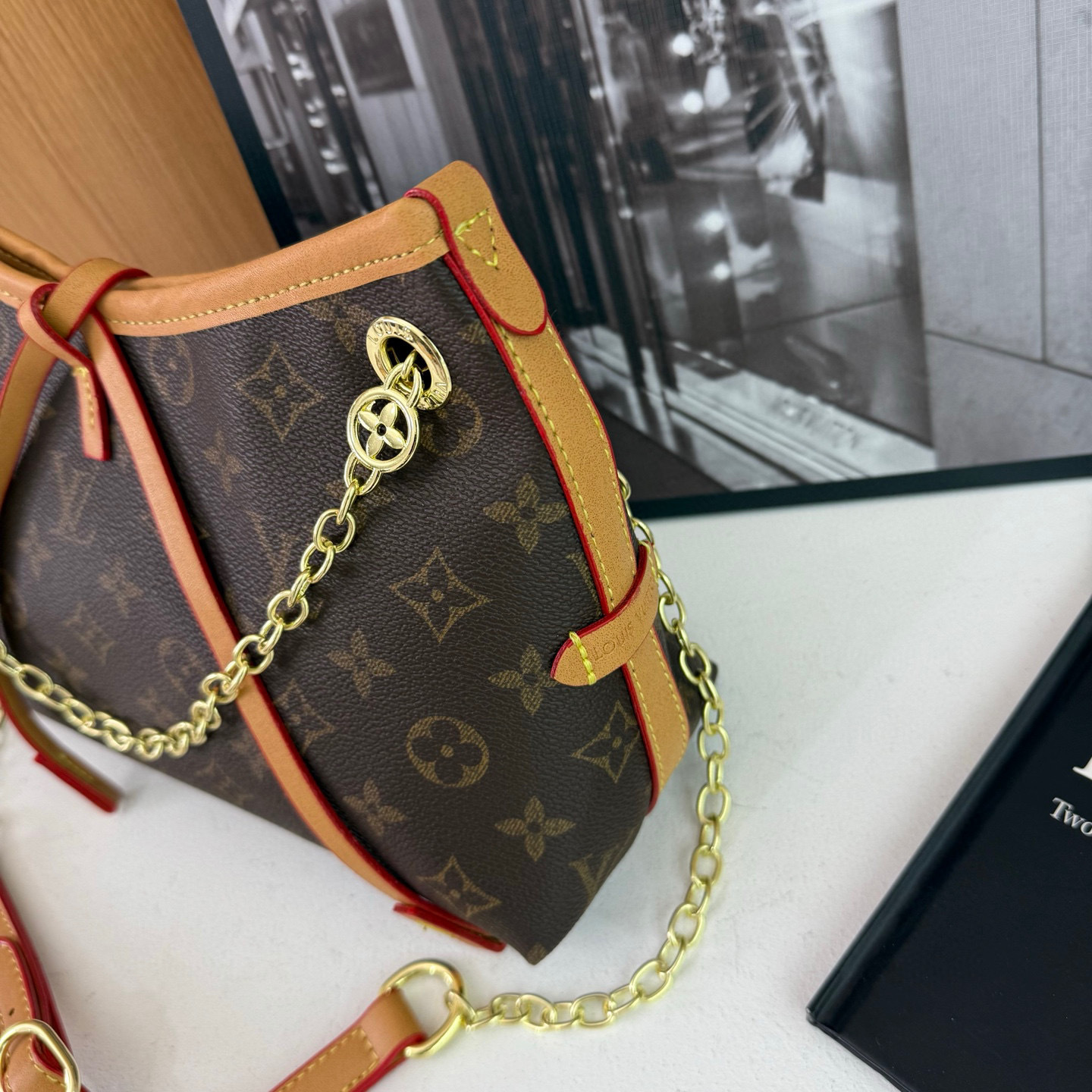 37$ Lv Shoulder bag pu size 27X18X11 cm 116780 DX698 gallery