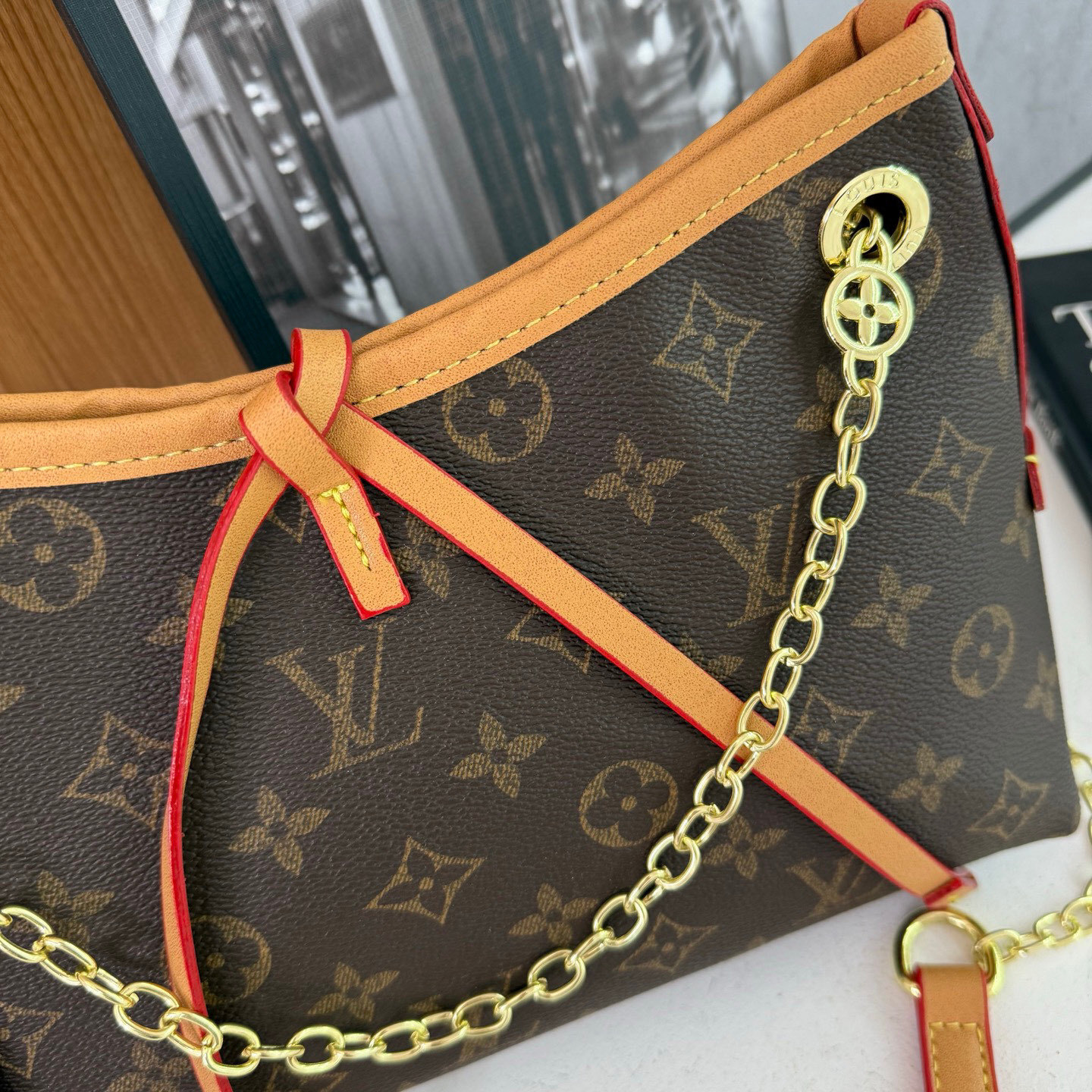 37$ Lv Shoulder bag pu size 27X18X11 cm 116780 DX698 gallery