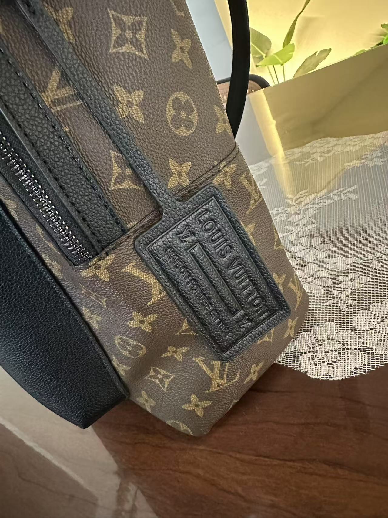 37$ dh LV 1957 Backpack bag size 40X30X13 cm 91645023577 BY2389 gallery