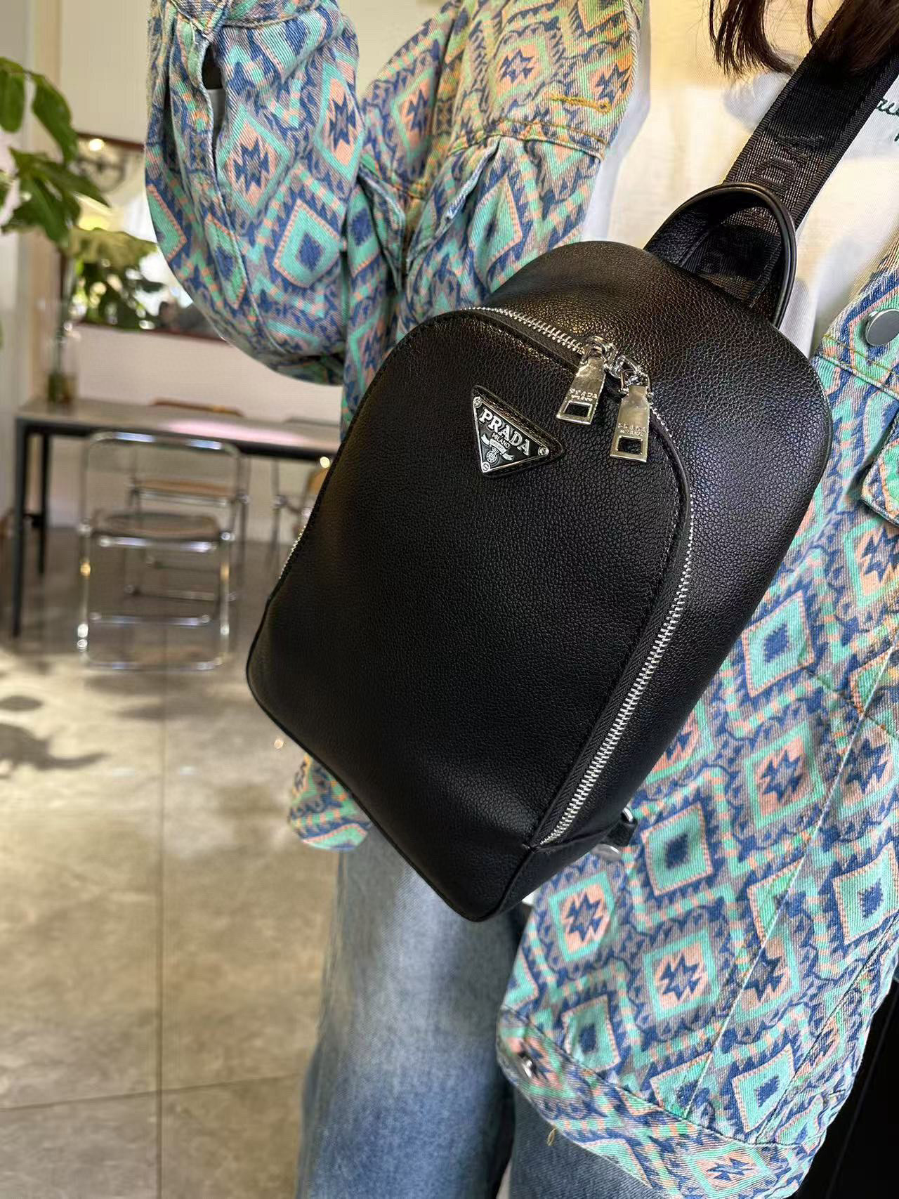 37$ dh LV 99813 Backpack bag pu size 20X28X6 cm 91652823578 DX694 gallery