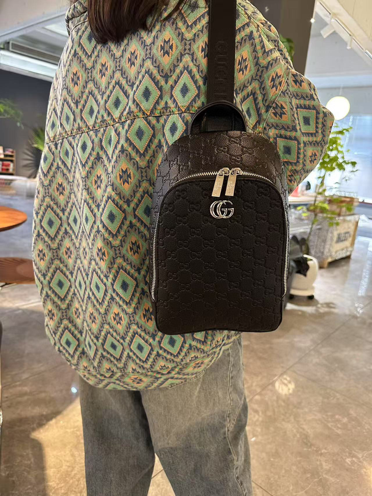 37$ dh LV 99813 Backpack bag pu size 20X28X6 cm 91652823578 DX694 gallery