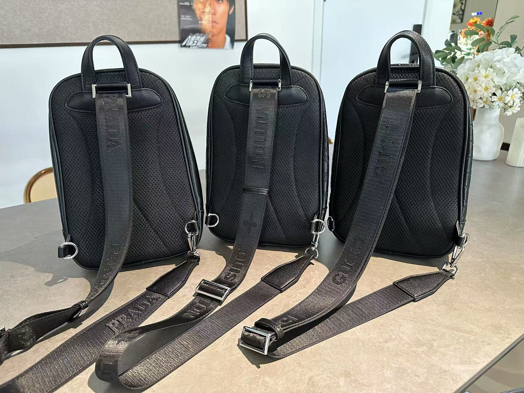 37$ dh LV 99813 Backpack bag pu size 20X28X6 cm 91652823578 DX694 gallery