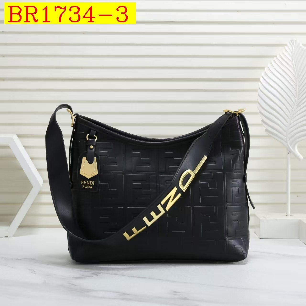 38$ FENDI 5632 Shoulder bag size 32x27x12 cm 417610 BR1734 gallery