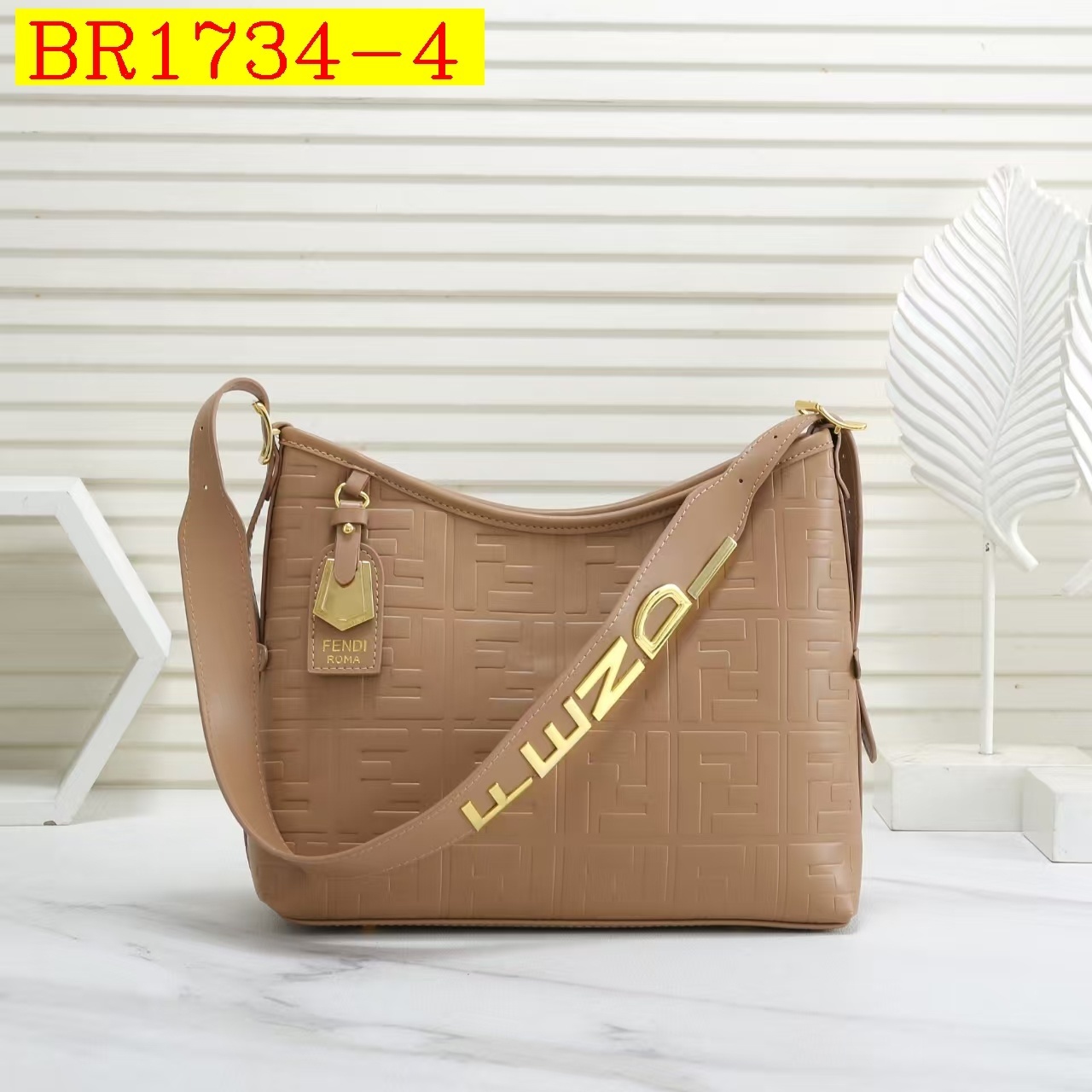 38$ FENDI 5632 Shoulder bag size 32x27x12 cm 417610 BR1734 gallery