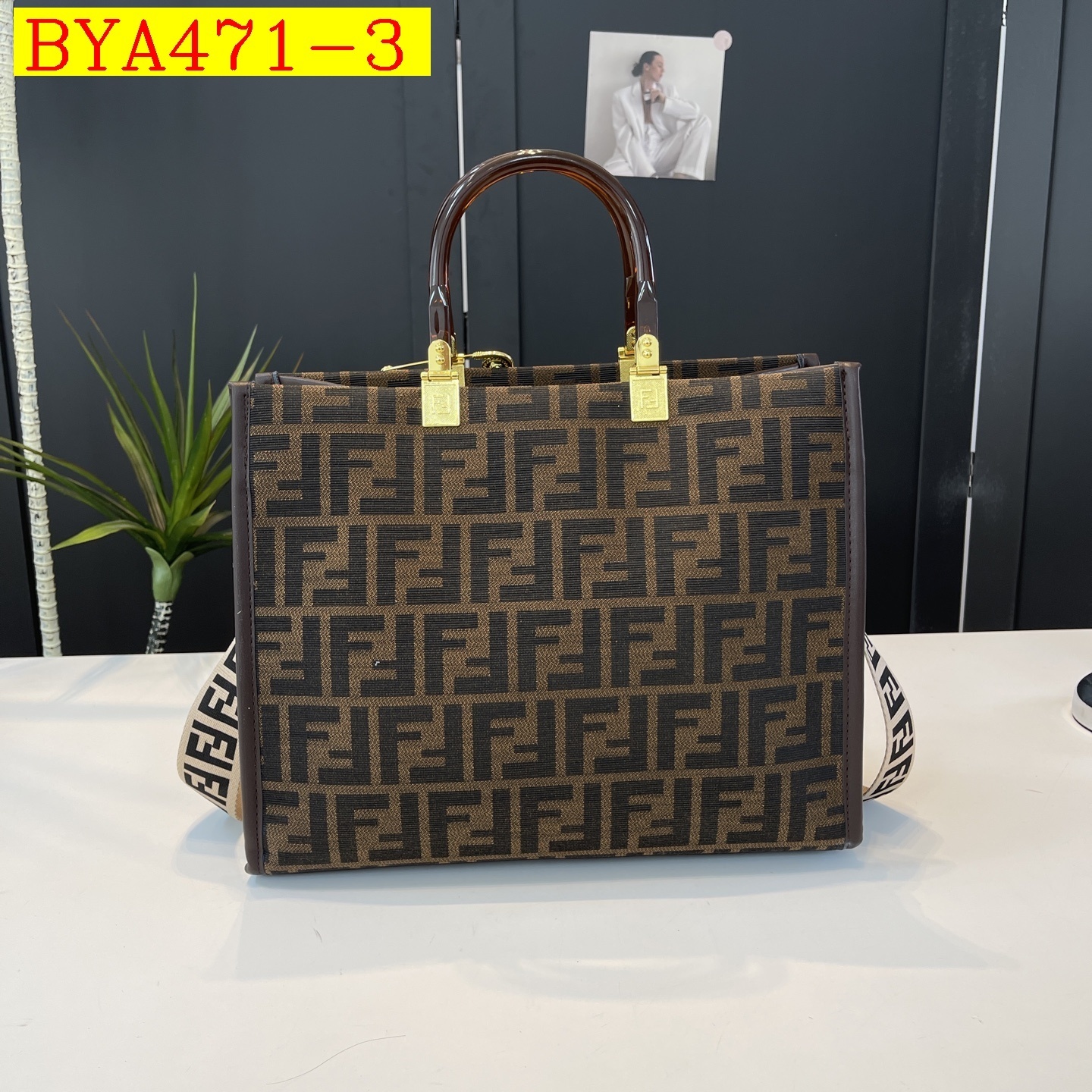 38$ Fendi handbag size 33x27x14cm 016474 BYA471 gallery